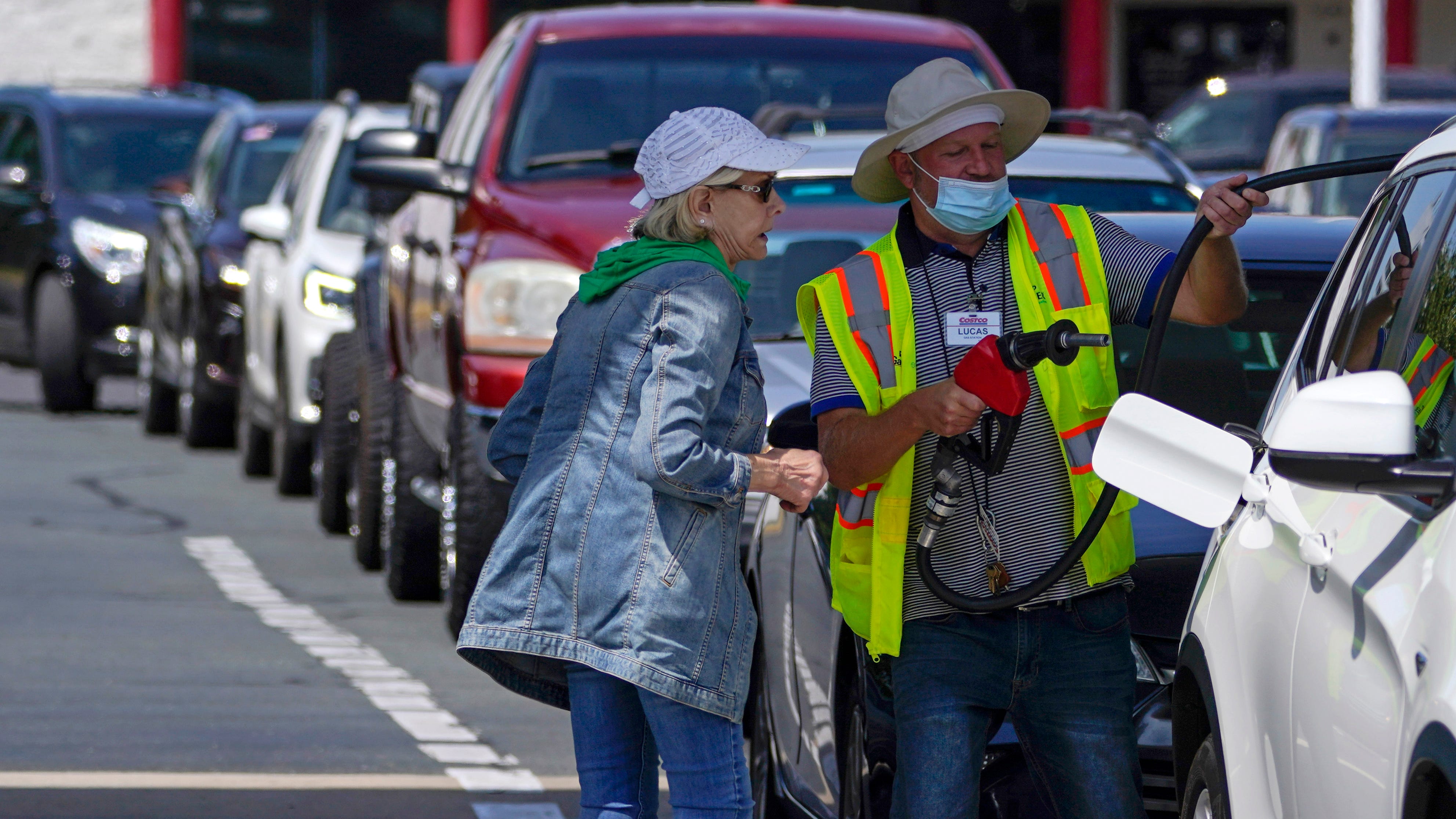 Pipeline hack sends people scrambling for fuel in the South