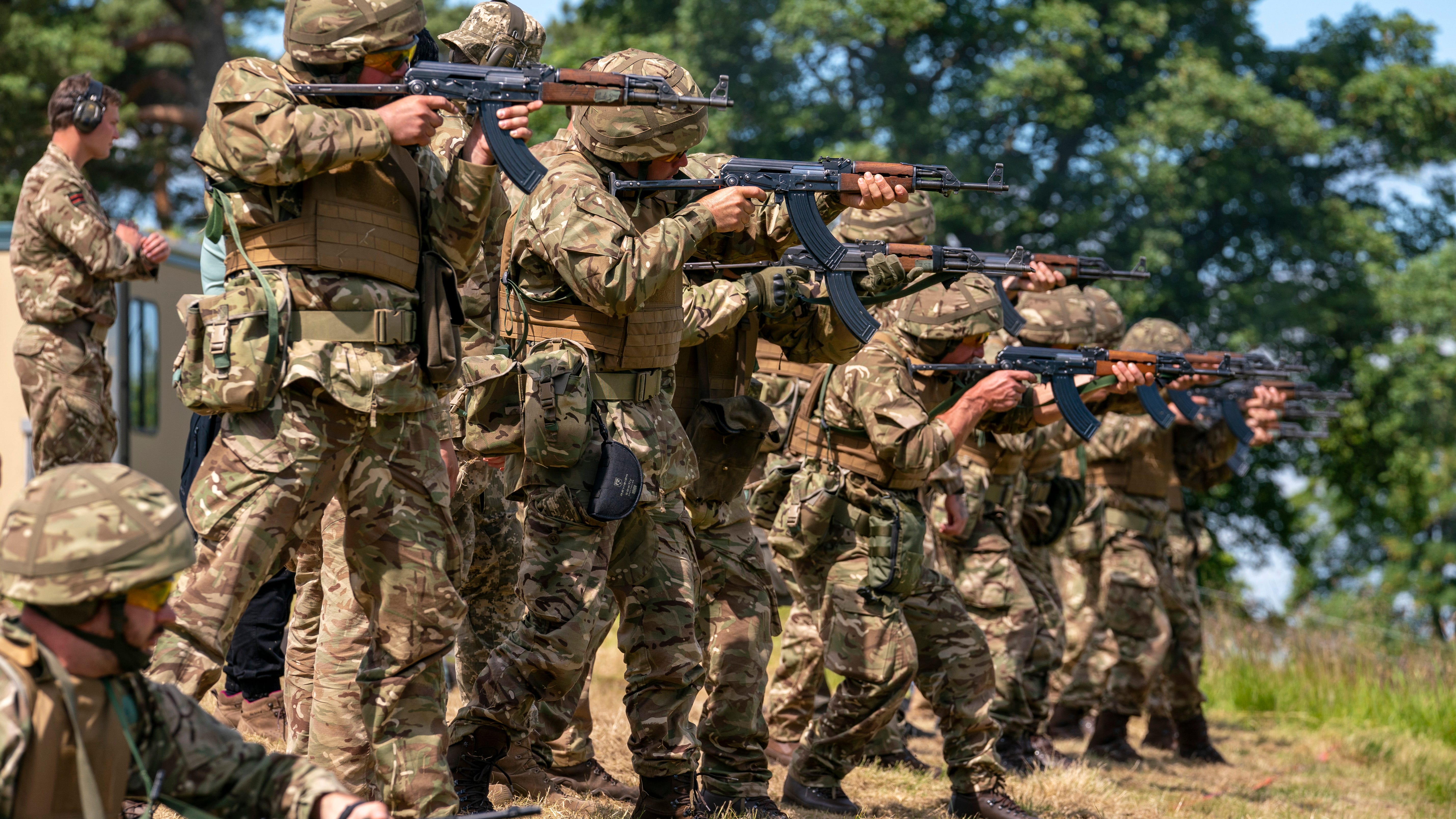Ukrainian soldiers train in UK as war with Russia rages on