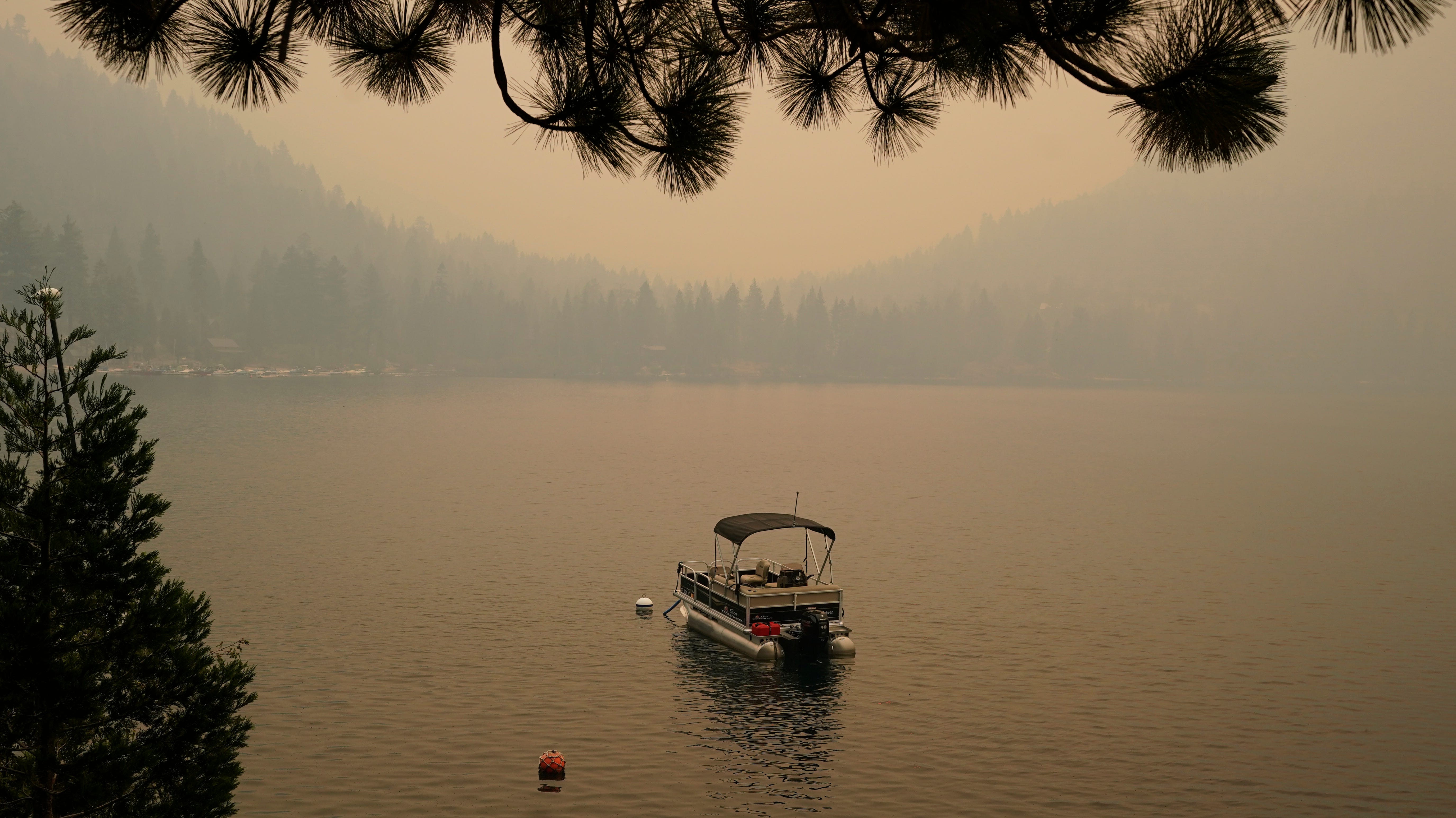 Crews struggle to stop fire bearing down on Lake Tahoe