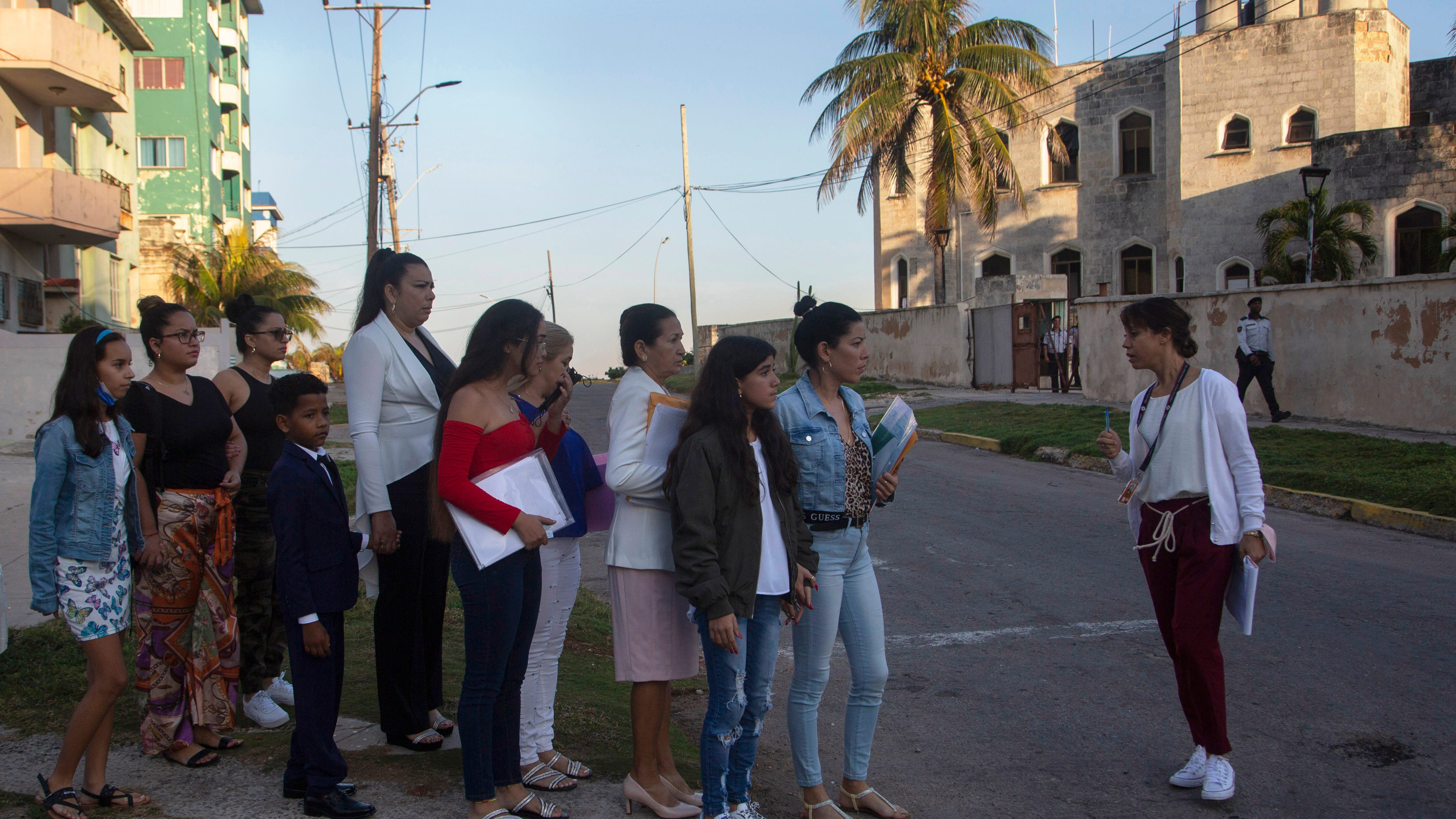 Facing migration flood, US resumes services at Cuba embassy
