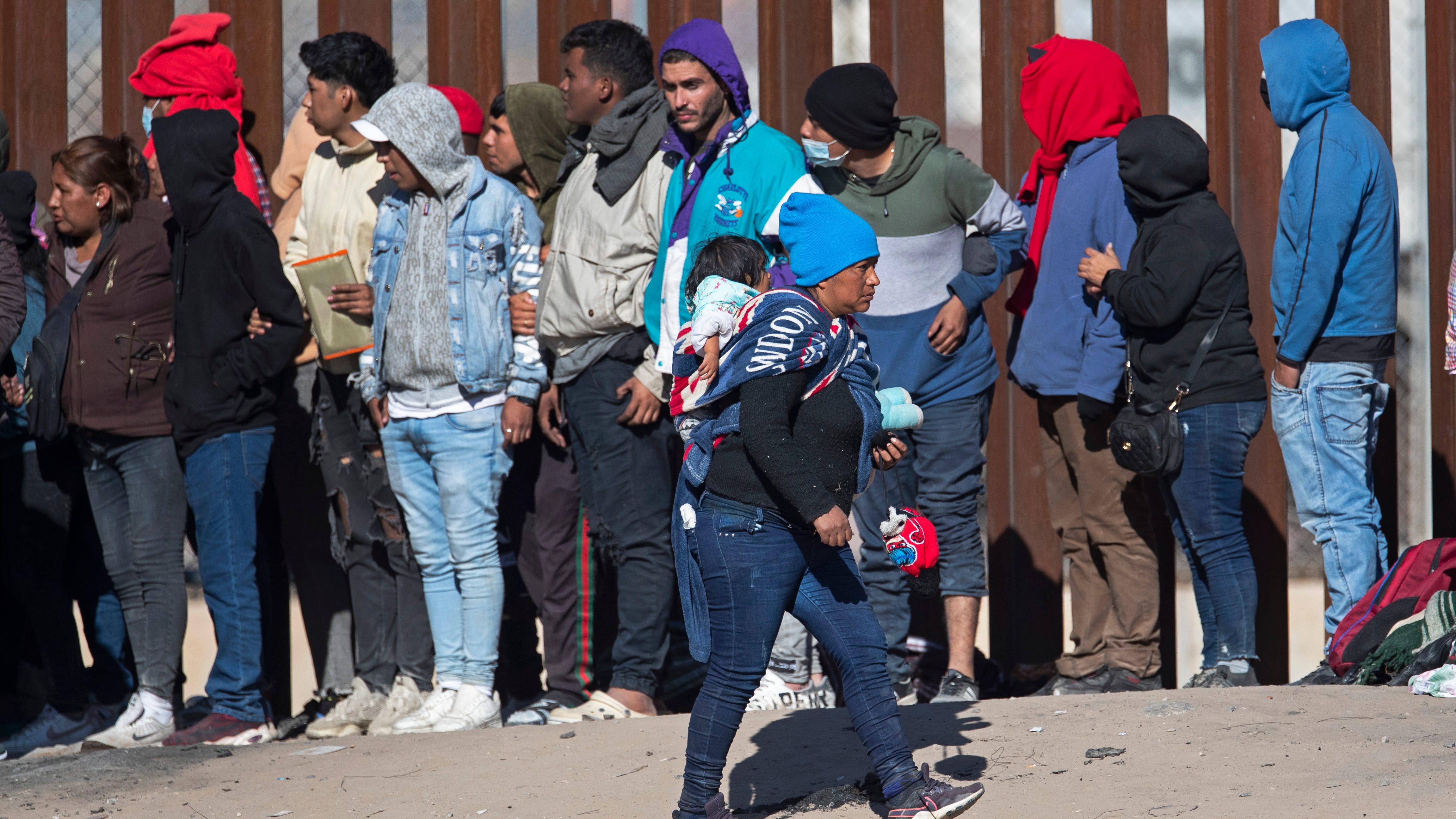 Texas, Florida push border laws as governors eye presidency