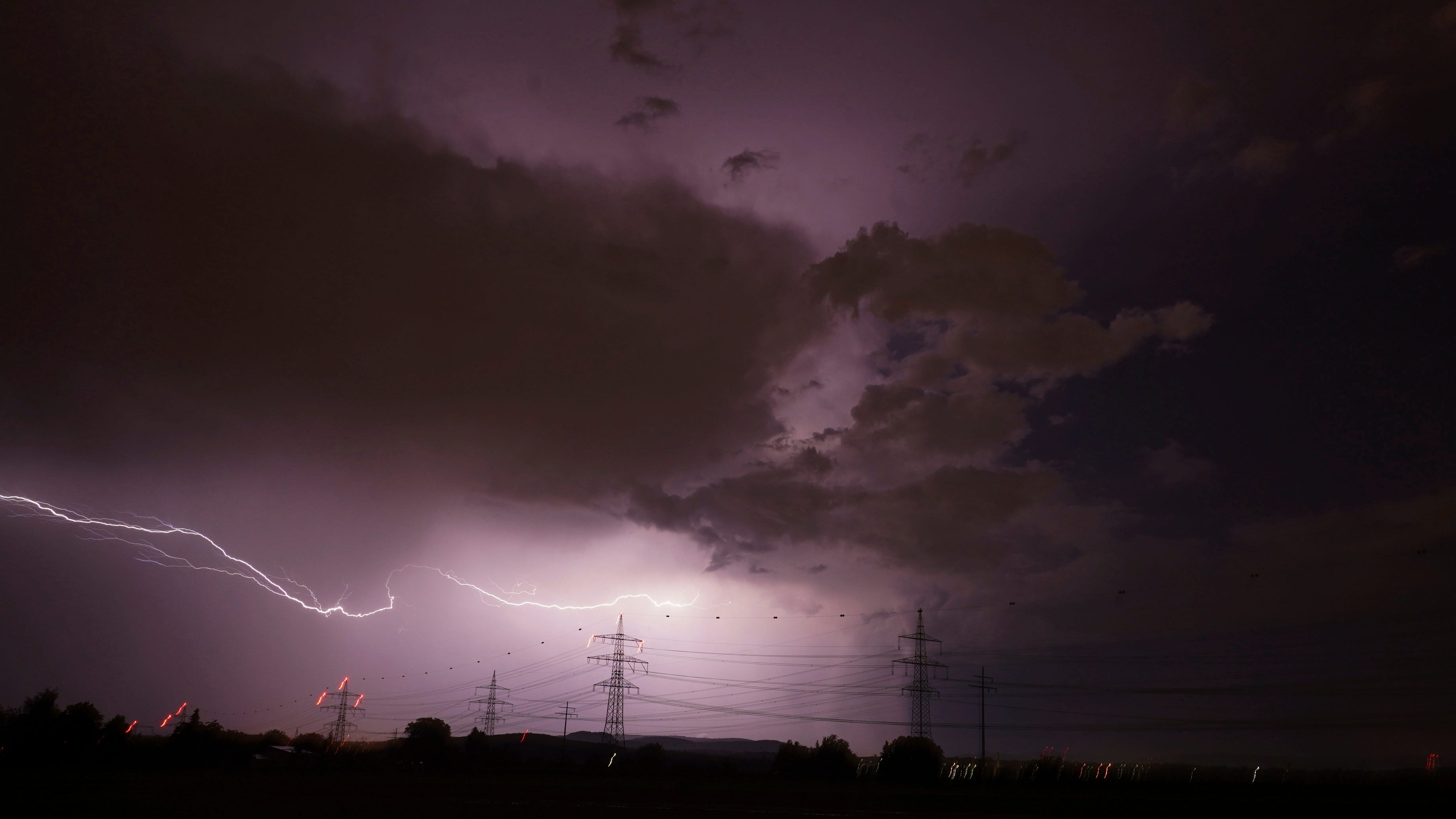Tornado hits western German city; at least 30 injured
