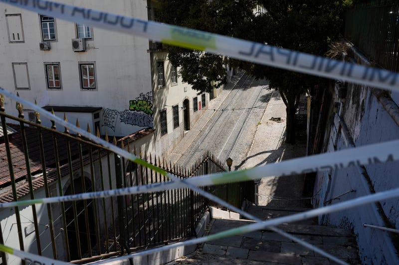 Portugal Streetcar Derailed