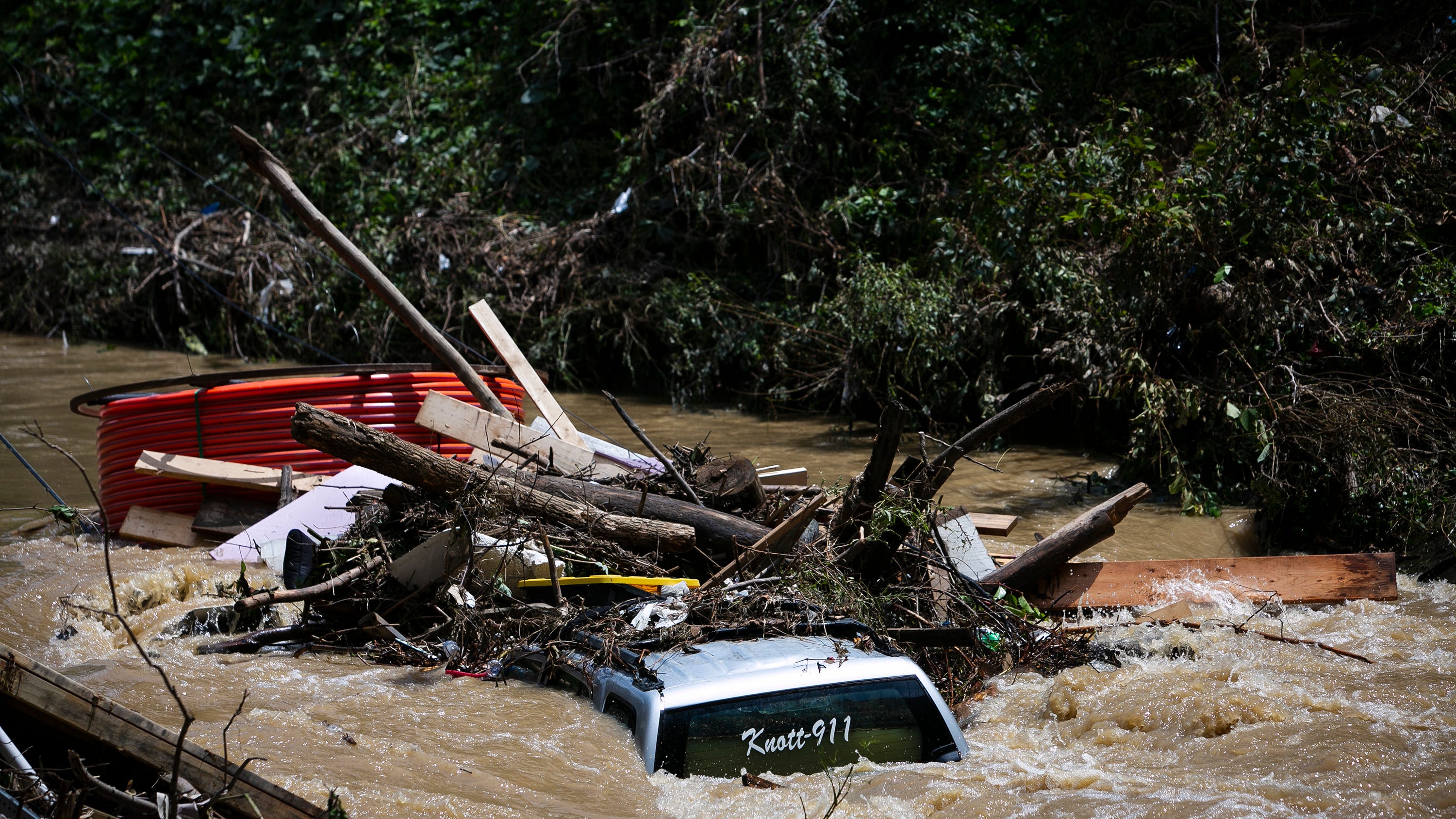 After the rain comes the heat in flooded Kentucky towns