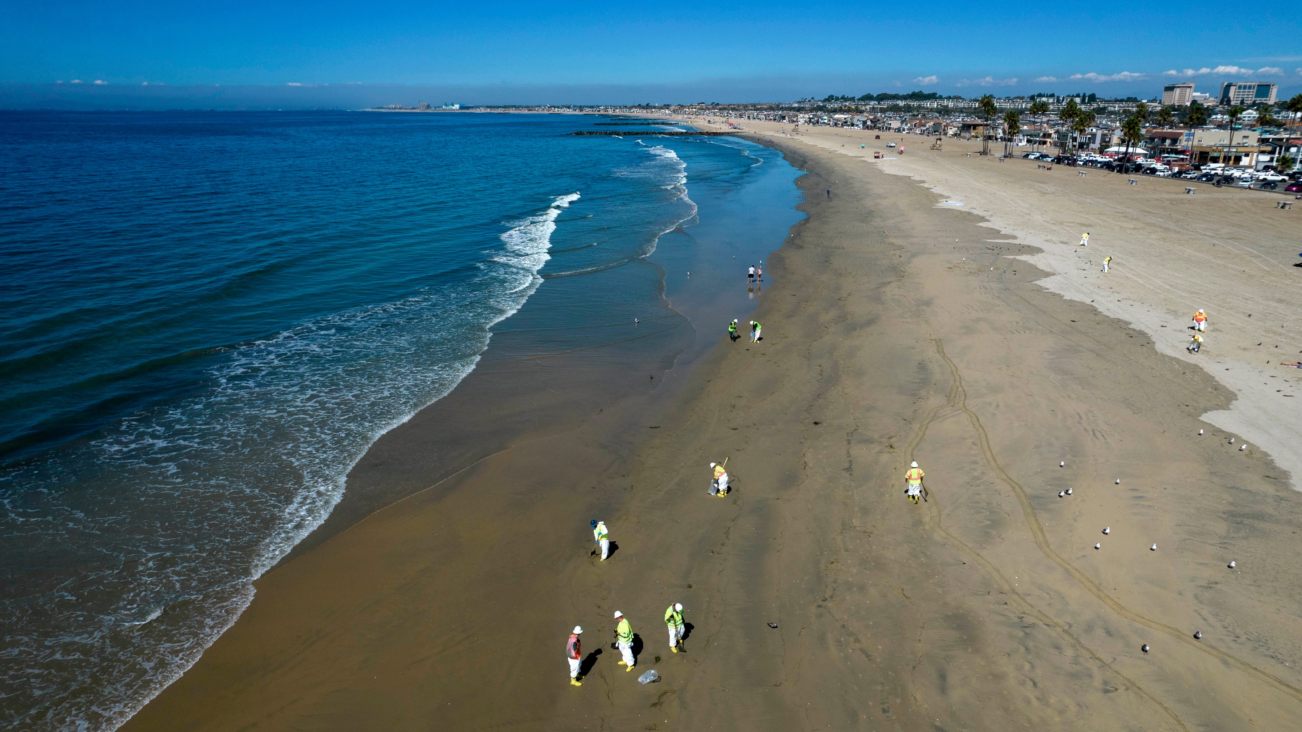 Some oil from California spill breaks up in ocean currents
