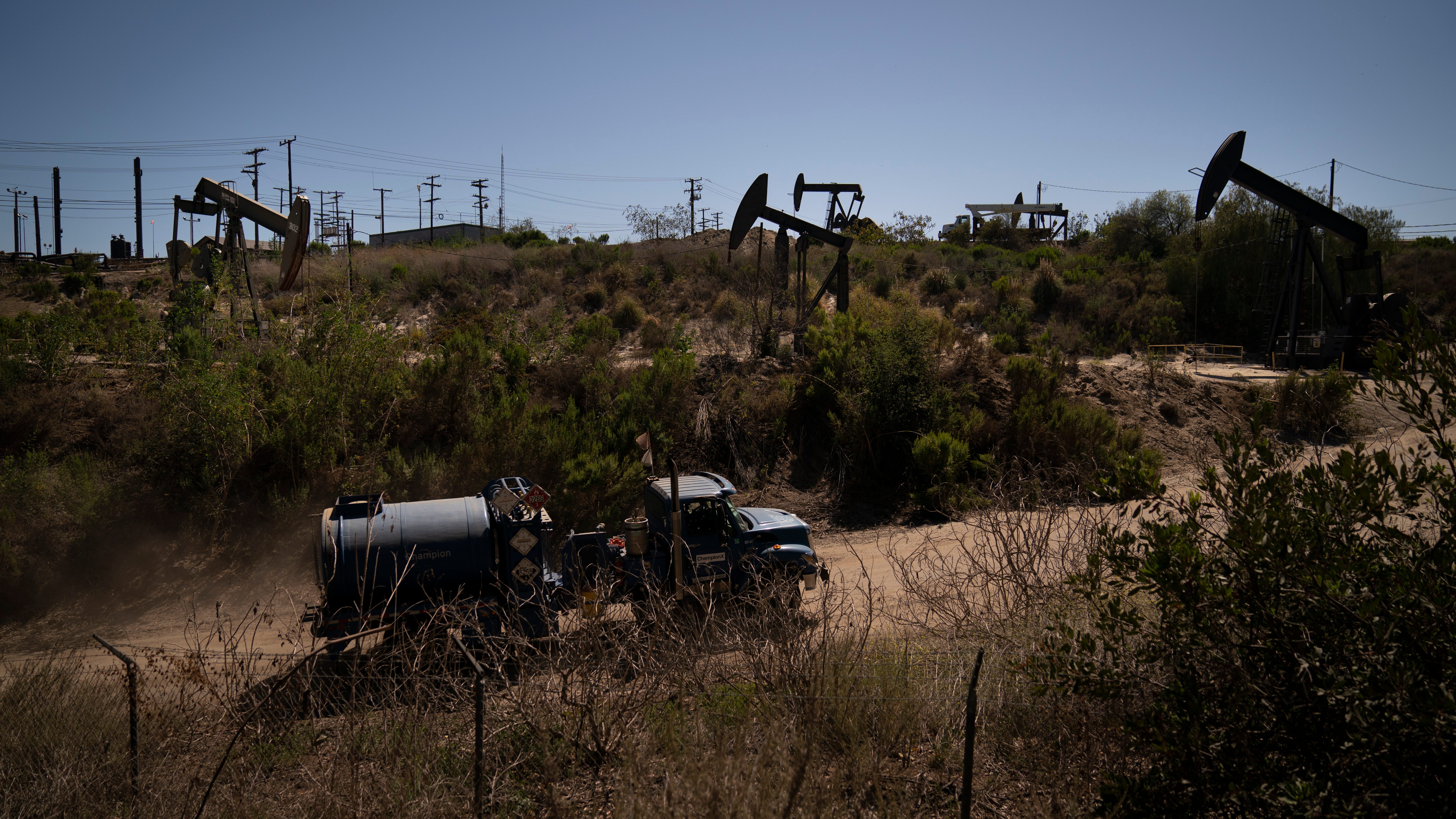 Los Angeles County votes to phase out oil and gas drilling