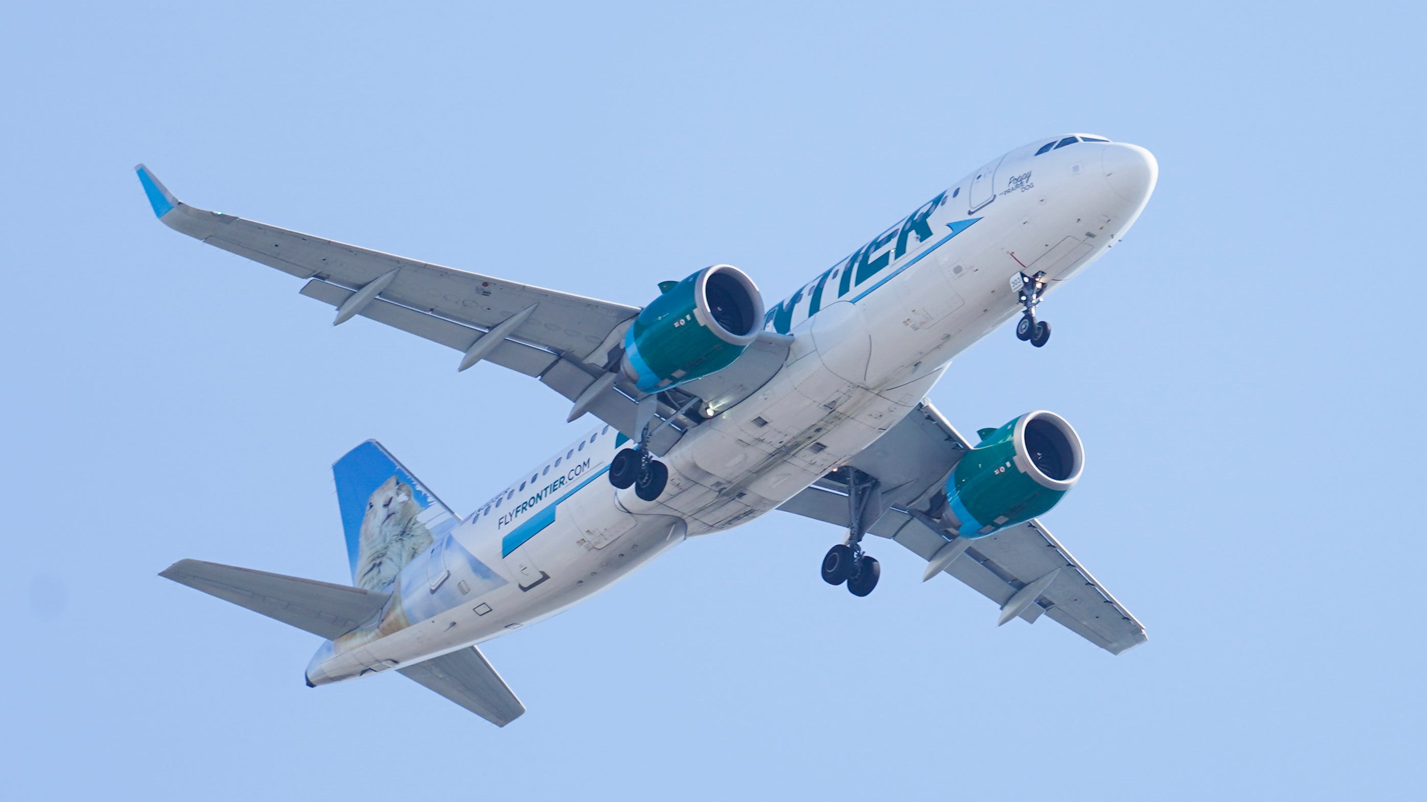 Rebuffed by Spirit, JetBlue goes hostile in takeover bid