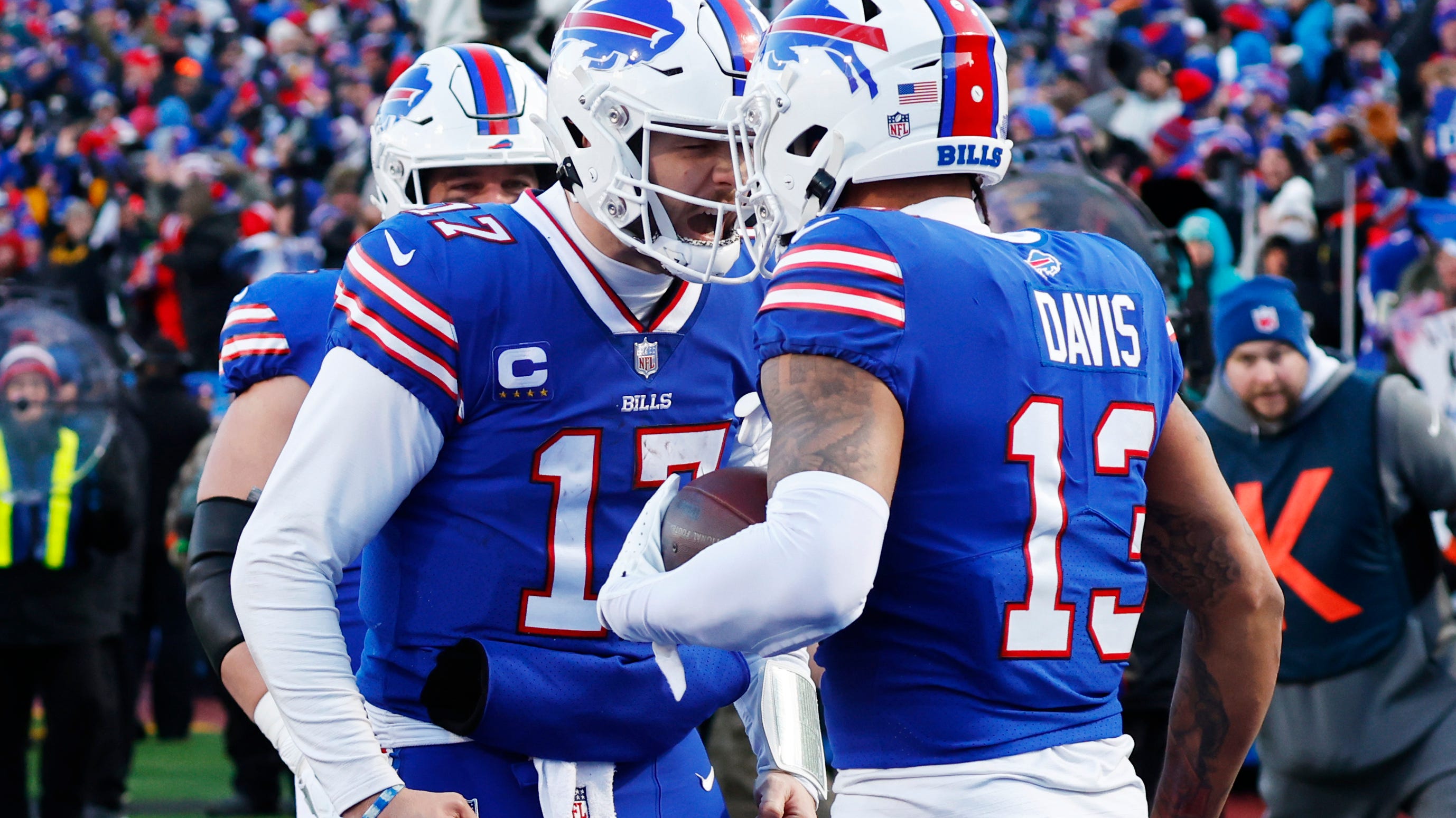 Bills hang on for 34-31 wild-card win over Dolphins