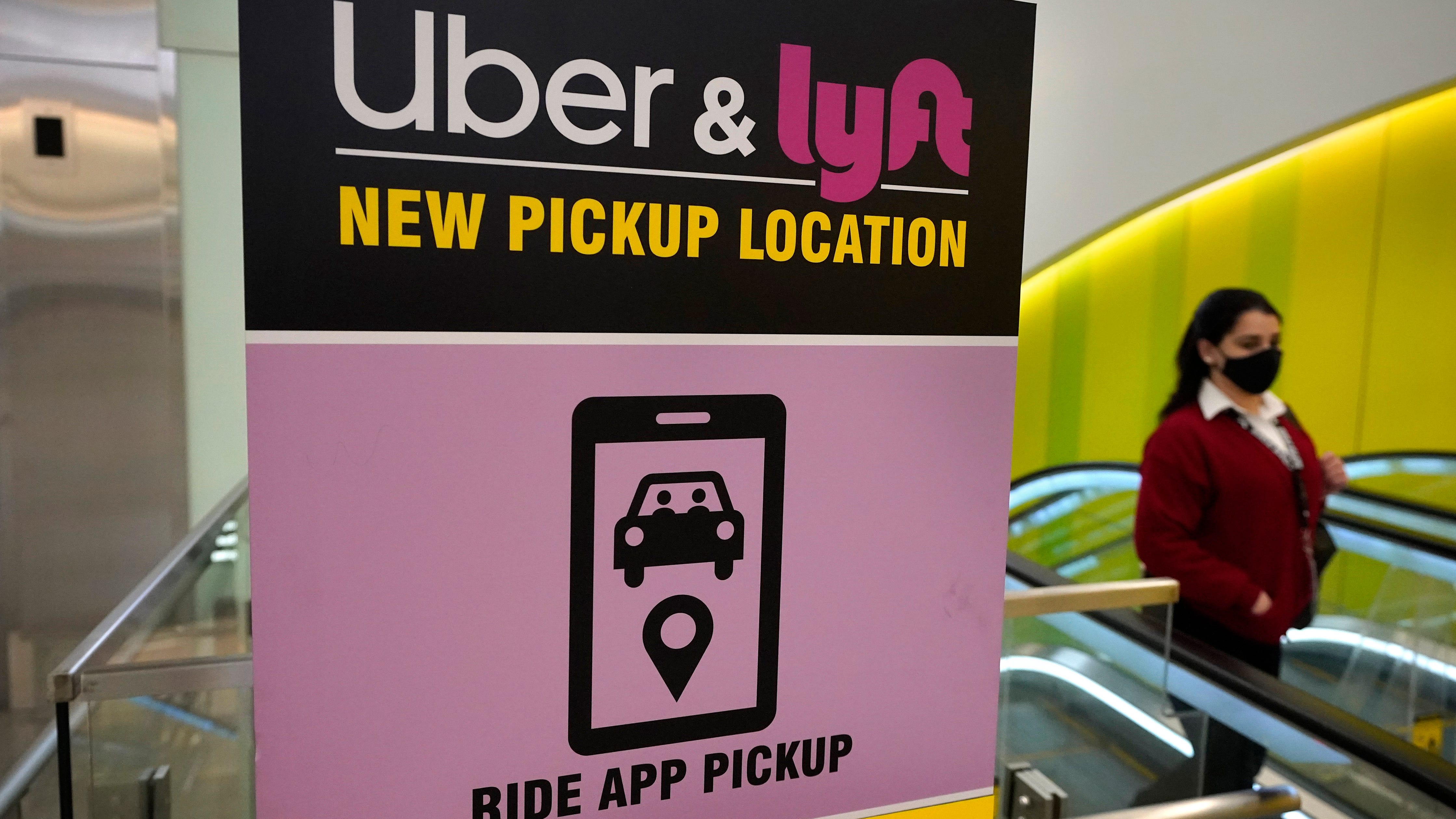 Lyft, Uber to cover fees for drivers sued under Texas law