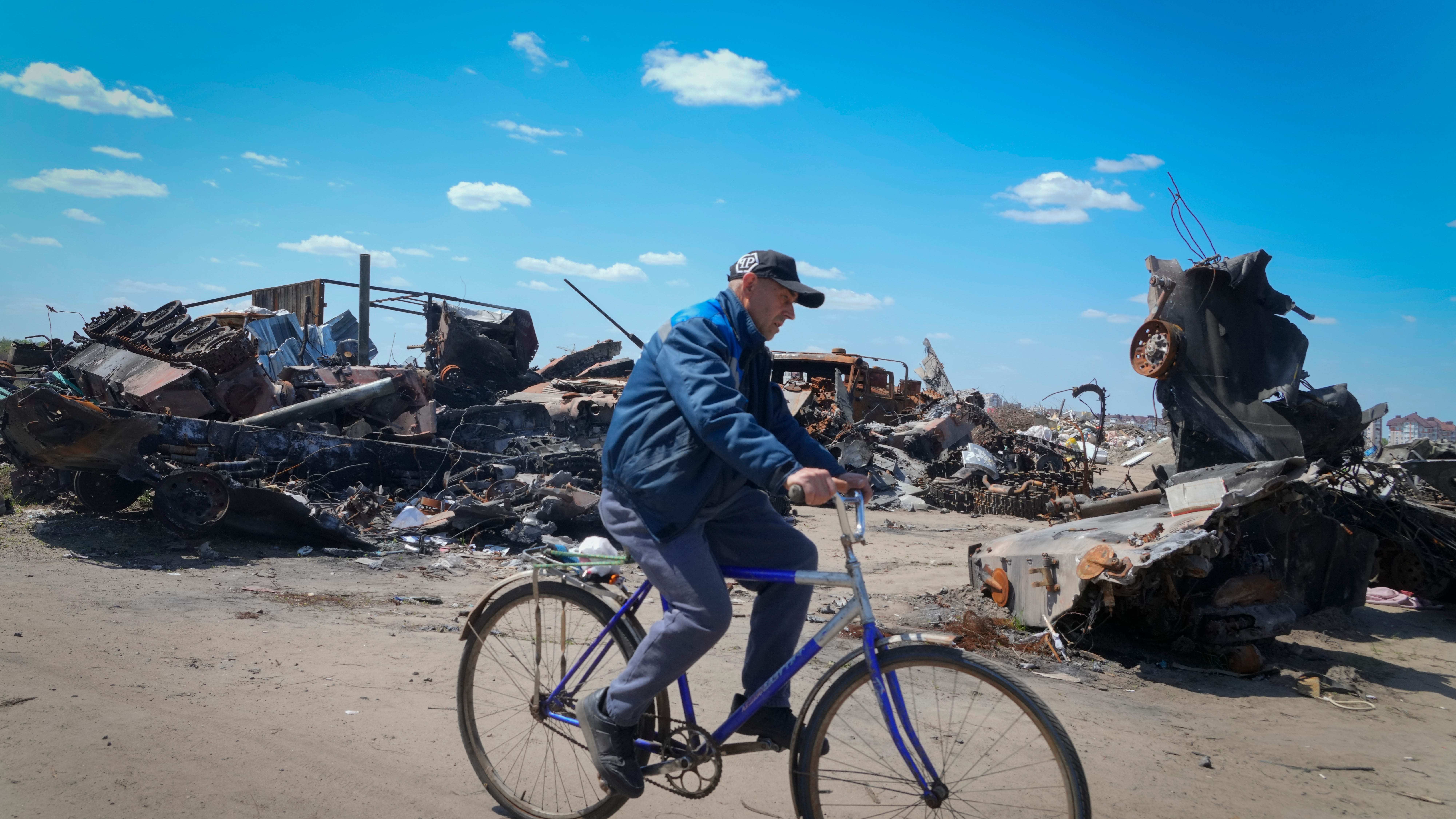 Live updates | 1/3 of Russian gas in Ukraine to be shut off