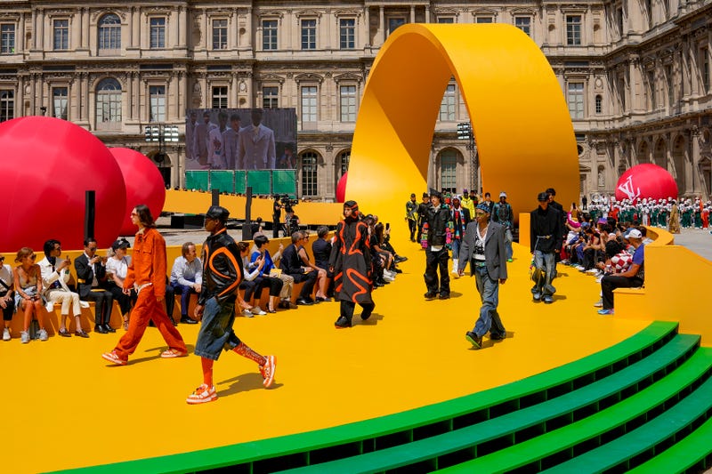CORRECTION Paris Fashion Louis Vuitton Mens SS 23