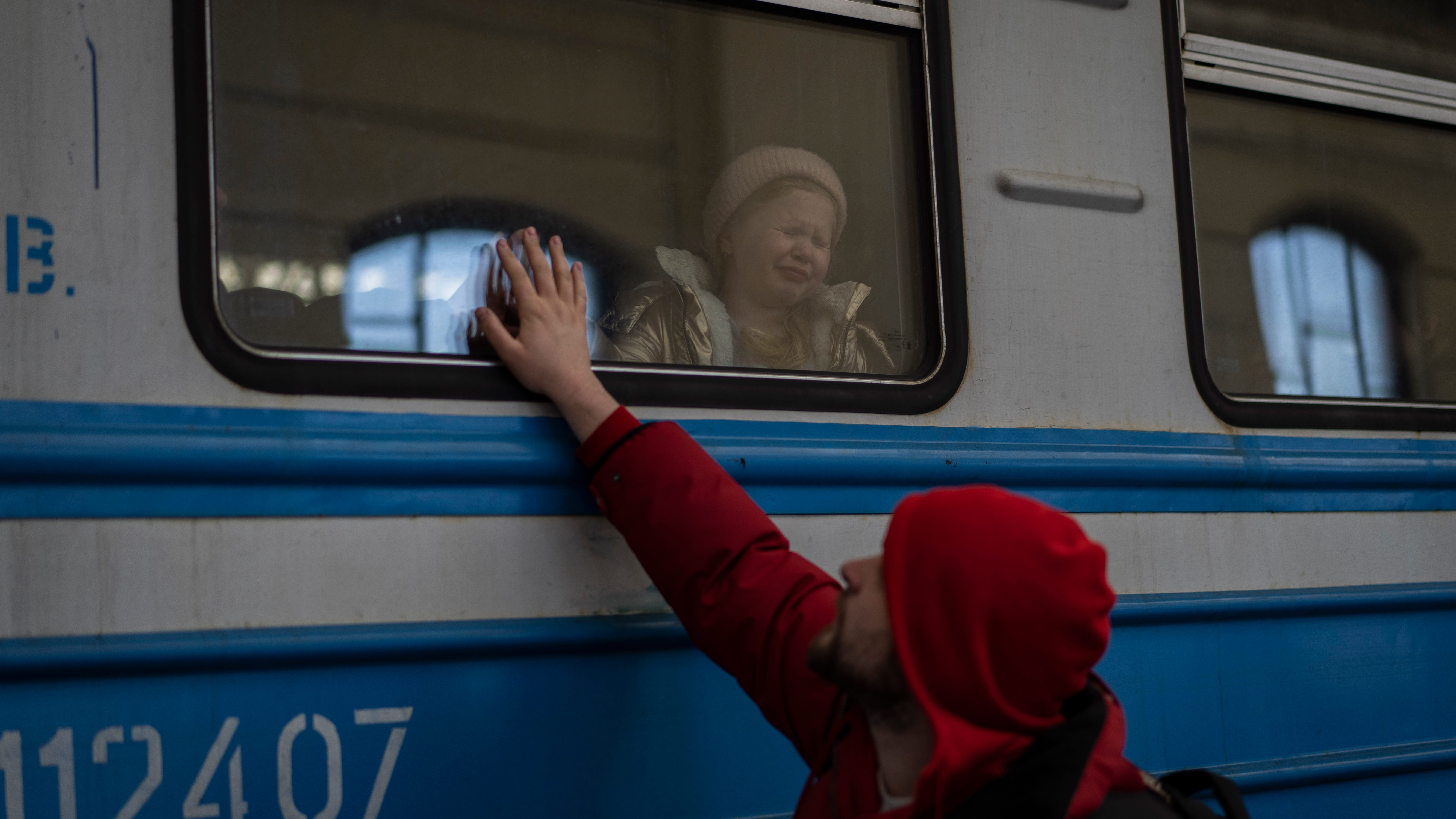 Ukraine retakes key Kyiv suburb; battle for Mariupol rages