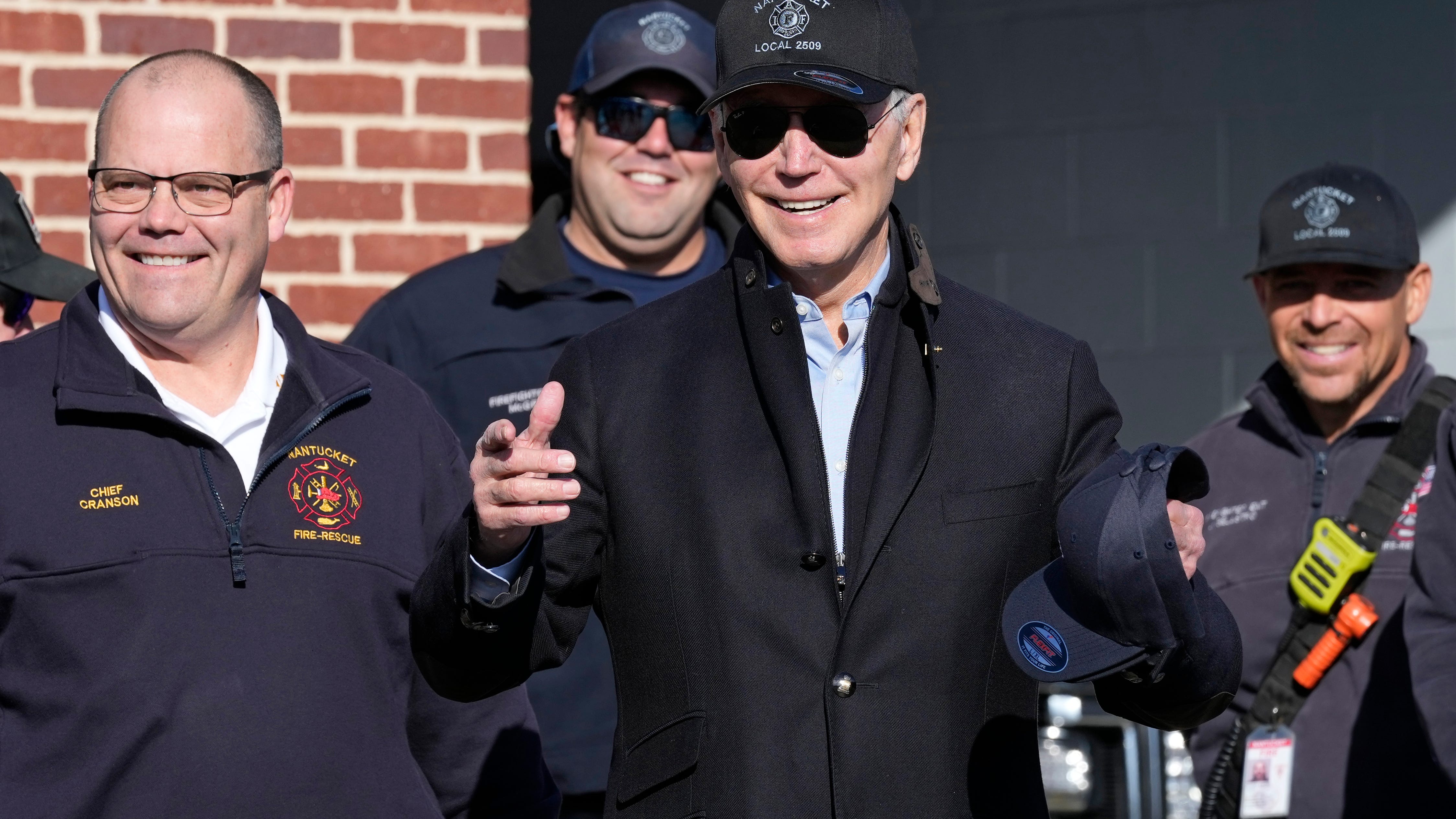 Biden brings Thanksgiving pies to Nantucket first responders