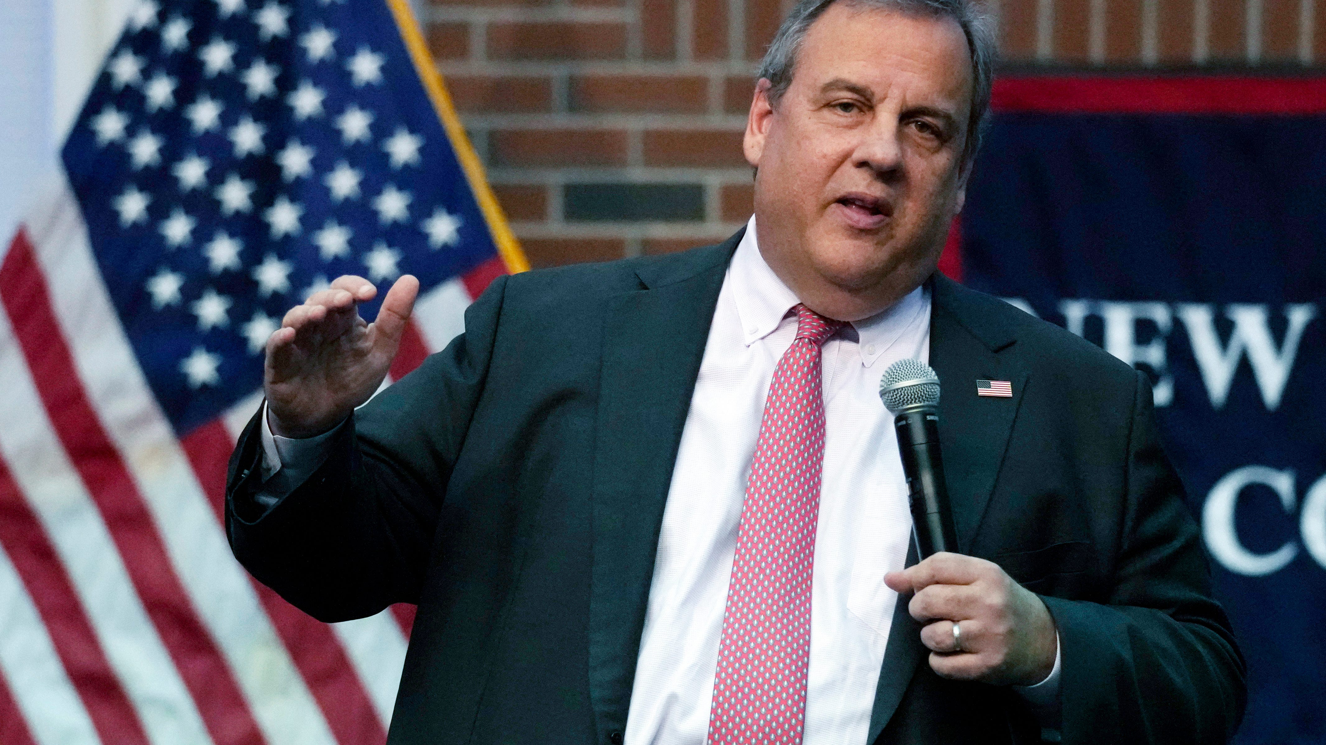 Former New Jersey Gov. Chris Christie files paperwork launching 2024 Republican presidential bid