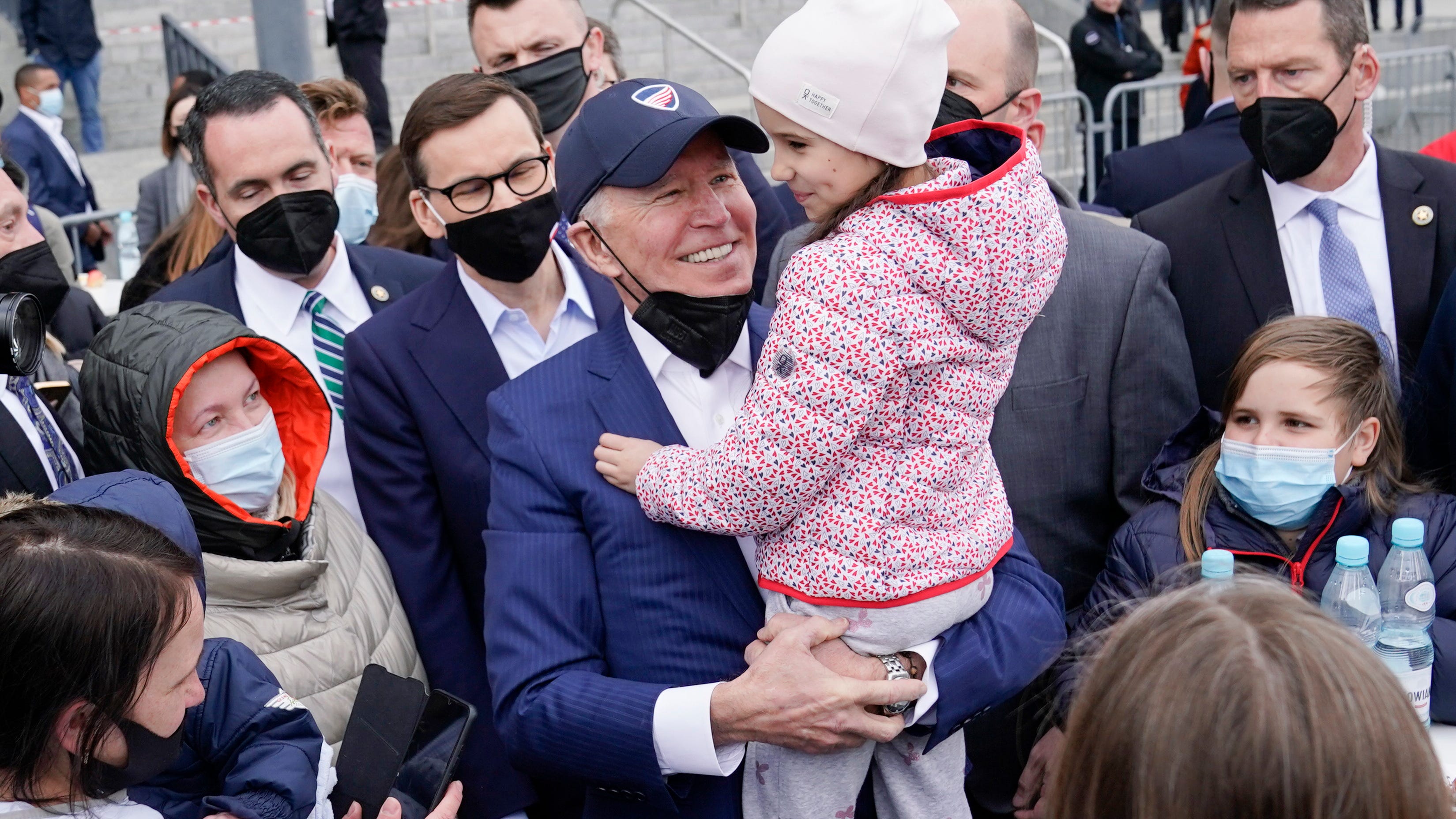 US to welcome Ukraine refugees but no longer through Mexico