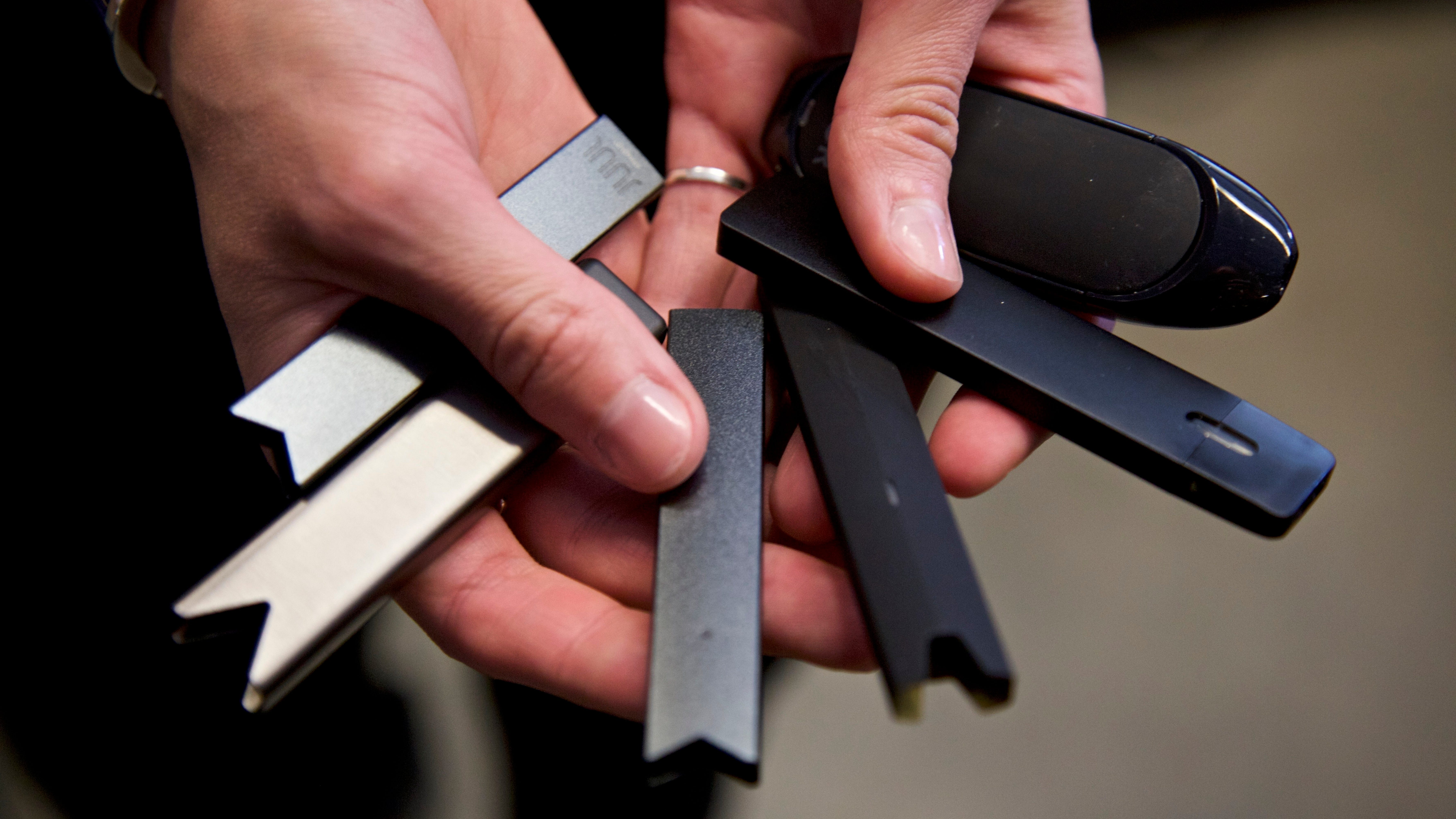 FDA delays decision on e-cigarettes from vaping giant Juul