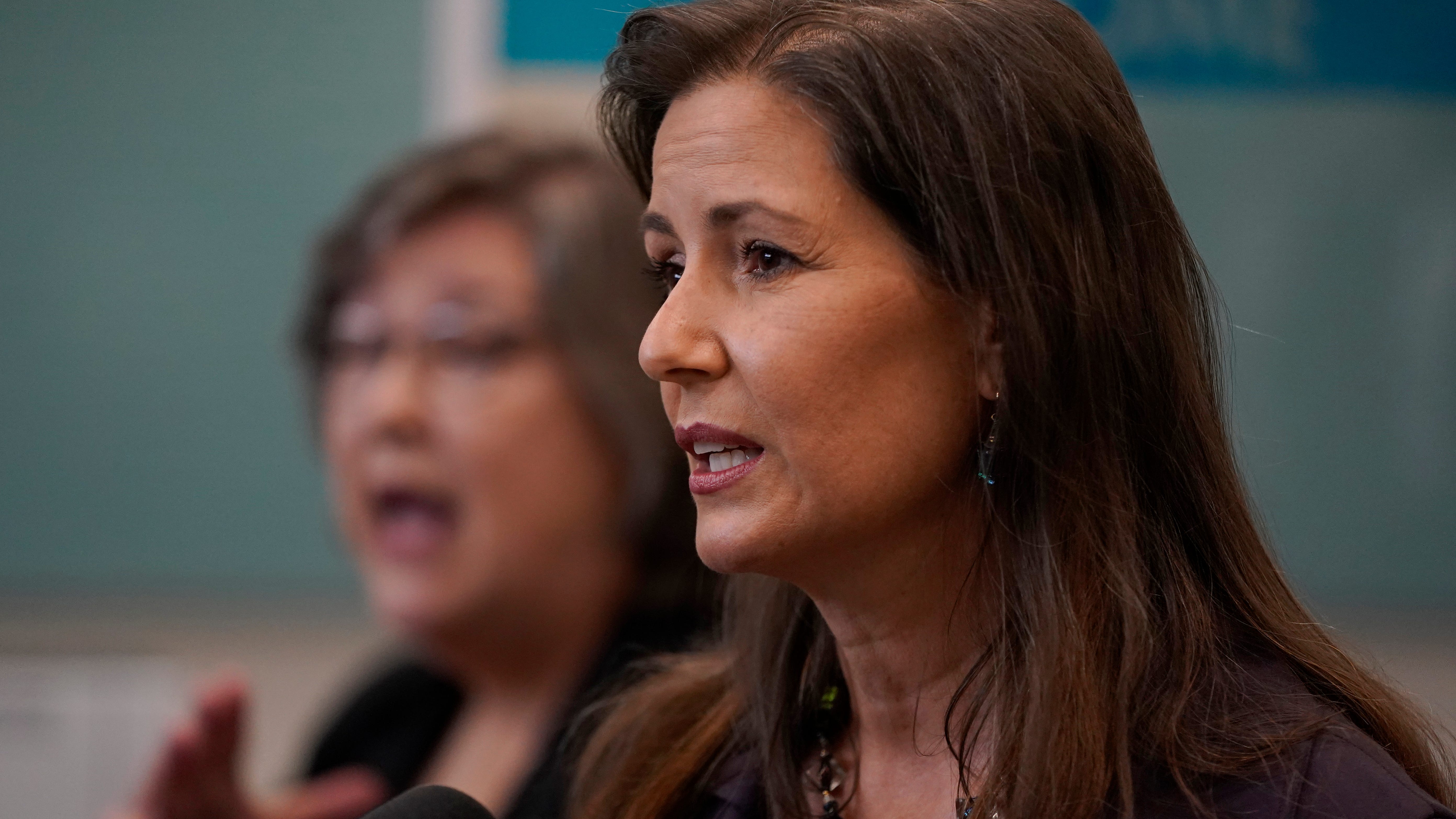Oakland mayor seeks to reverse police cuts amid crime spike