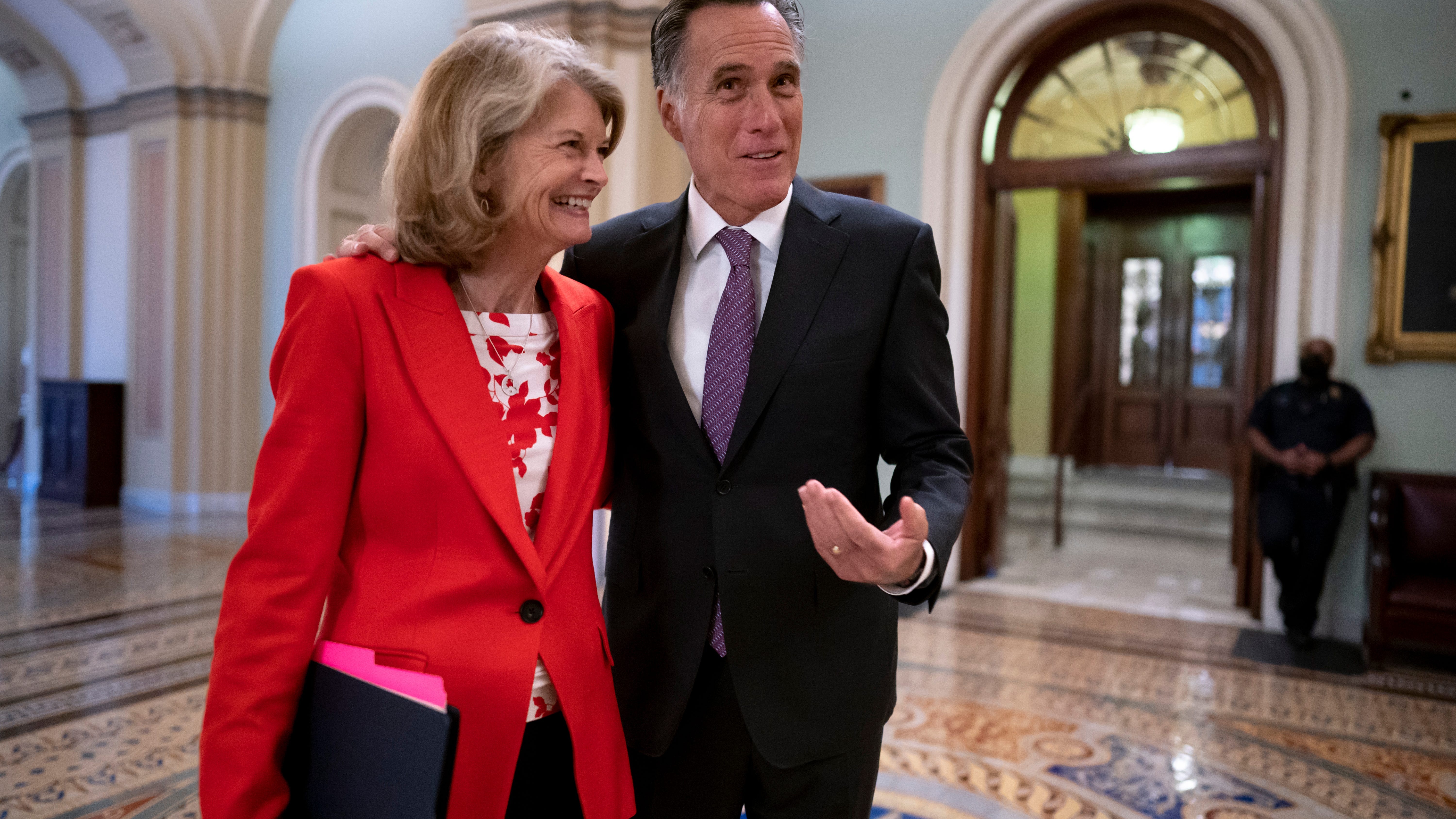 Romney, outspoken about his own party, weighs reelection run