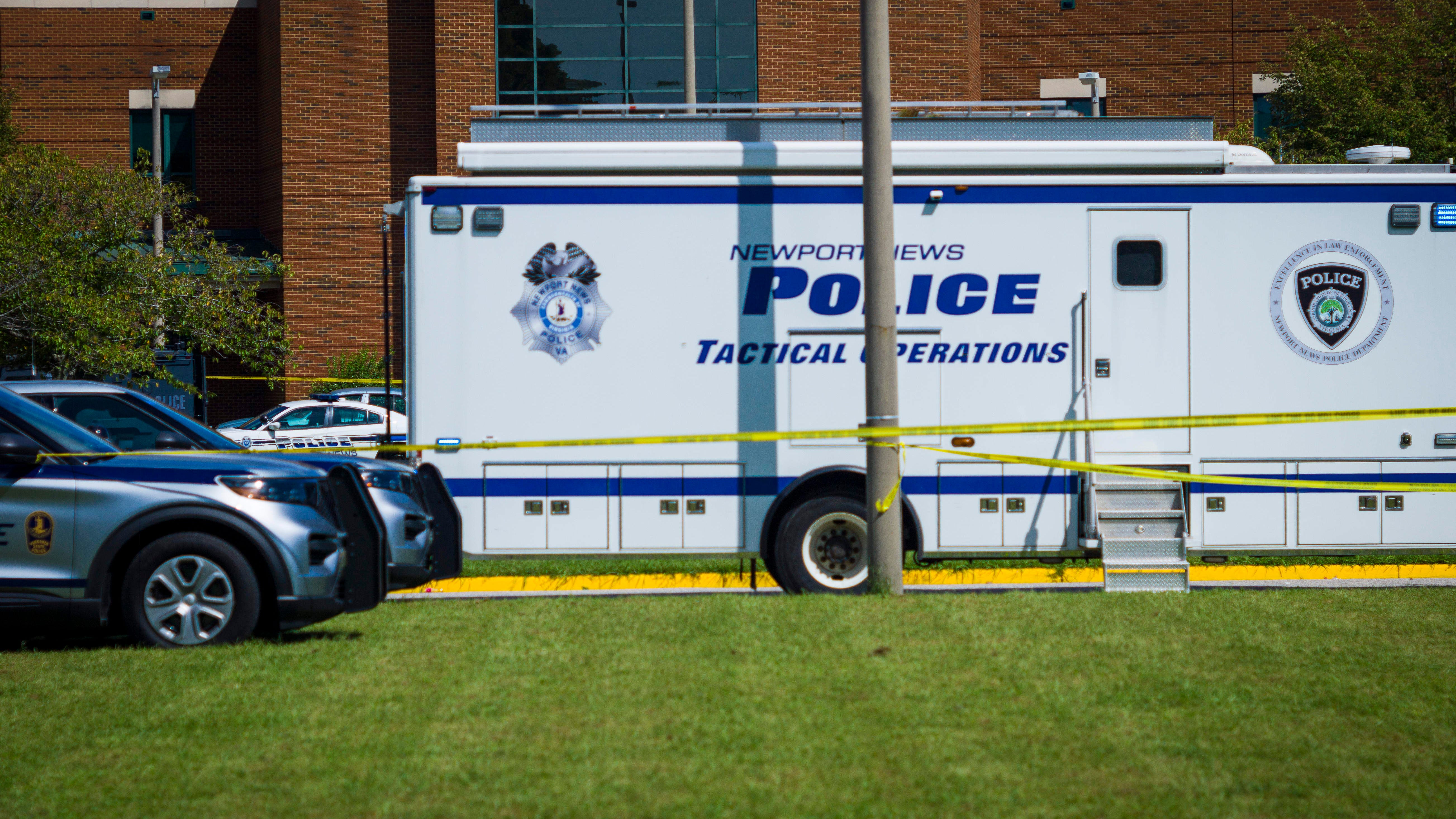 Police: 2 wounded in shooting at Virginia high school