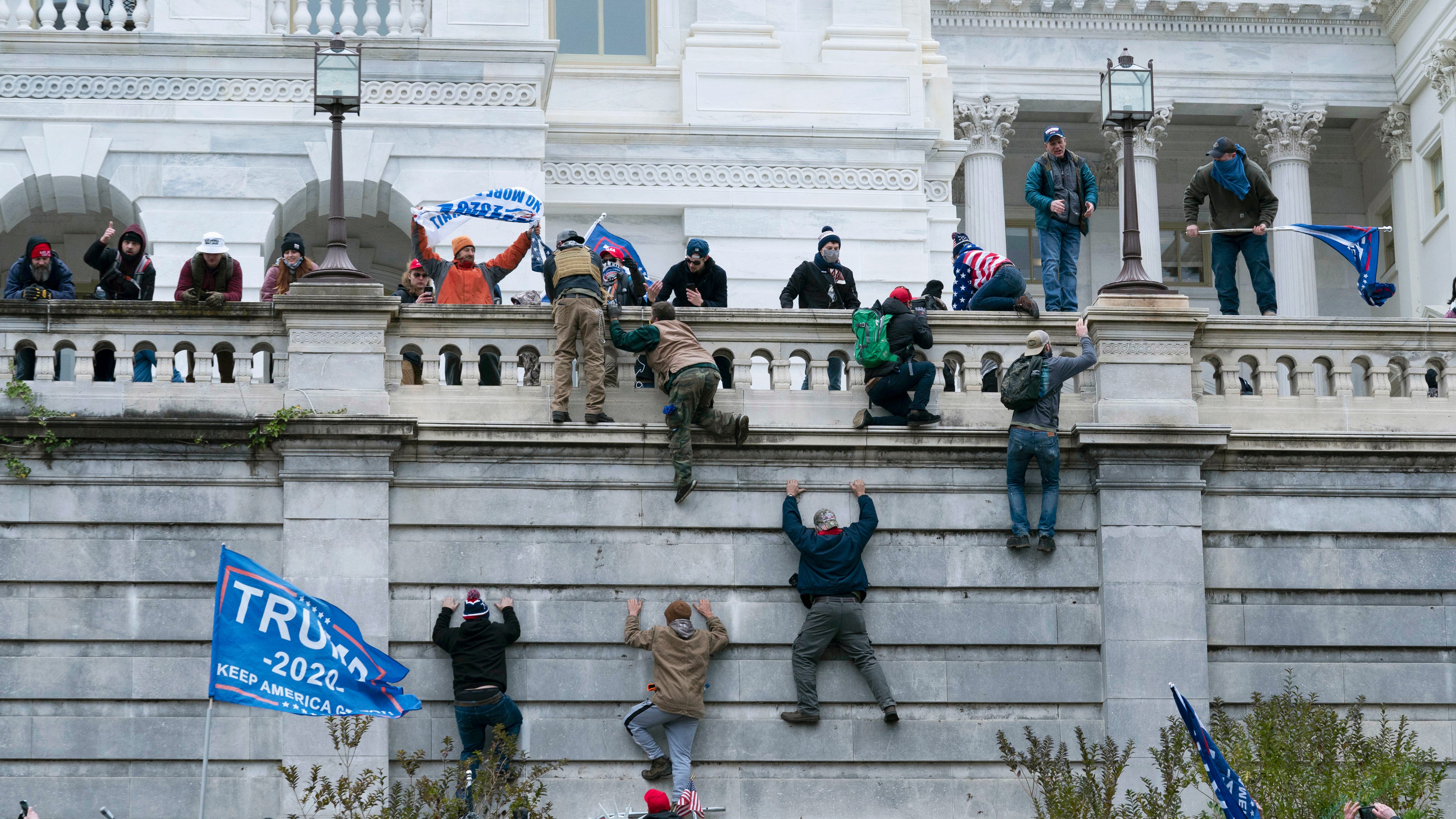 Jan. 6 trials slowed by mounting evidence in US Capitol riot