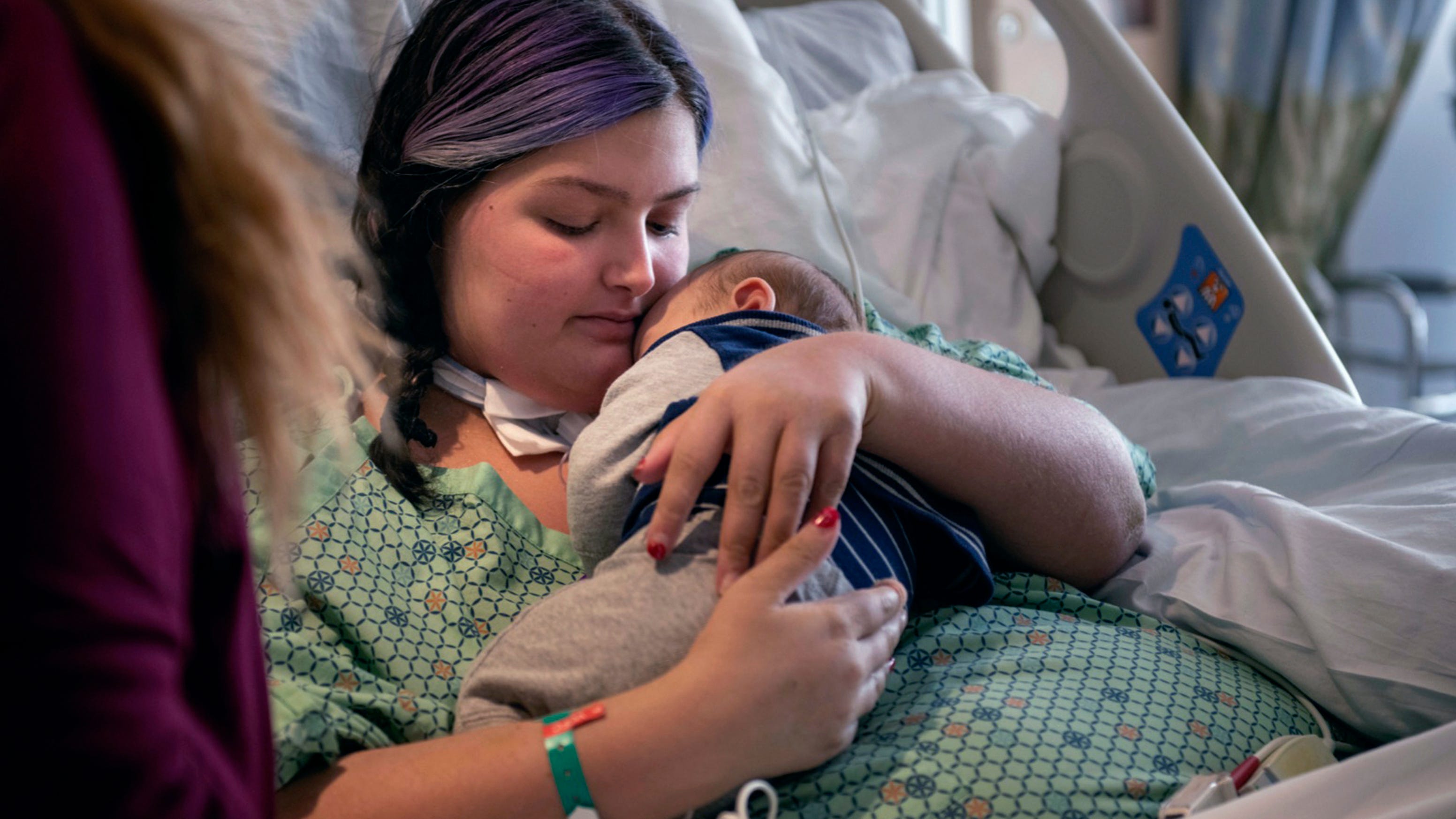 COVID-stricken mom reunites with baby 2 months after birth
