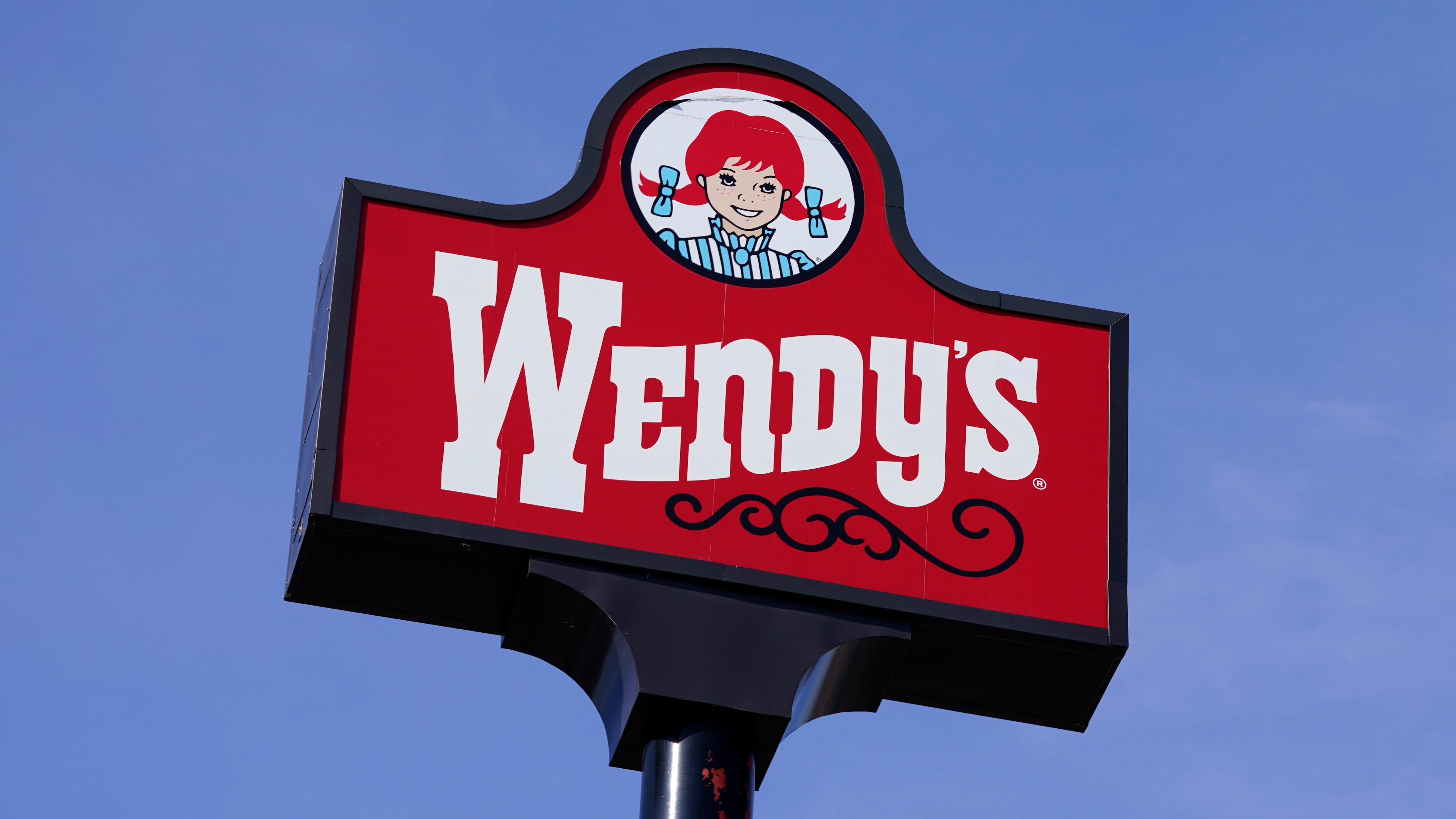 Wendy's pulls lettuce from sandwiches amid E. coli outbreak