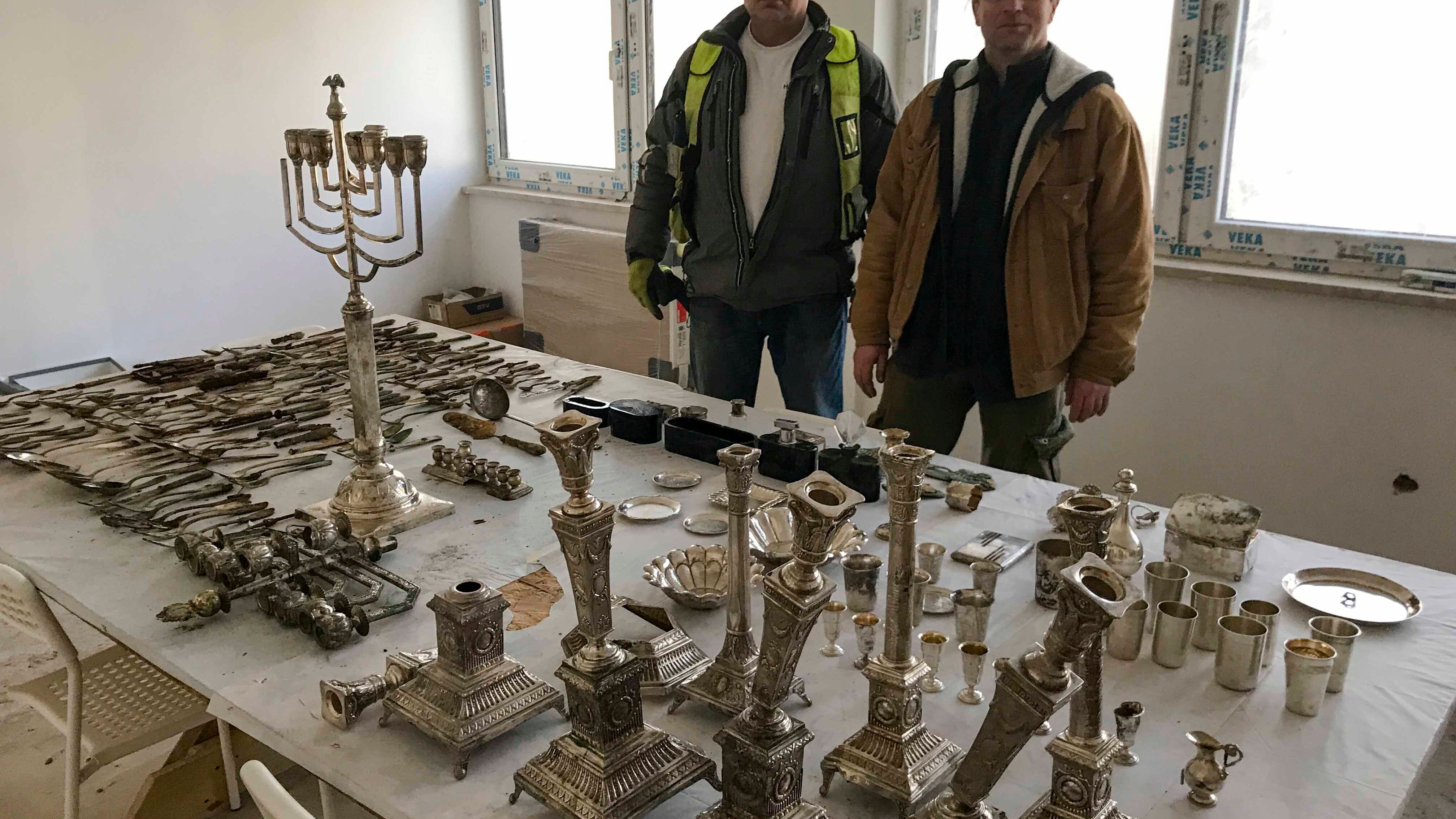 Polish officials say WWII trove of Jewish objects rare find