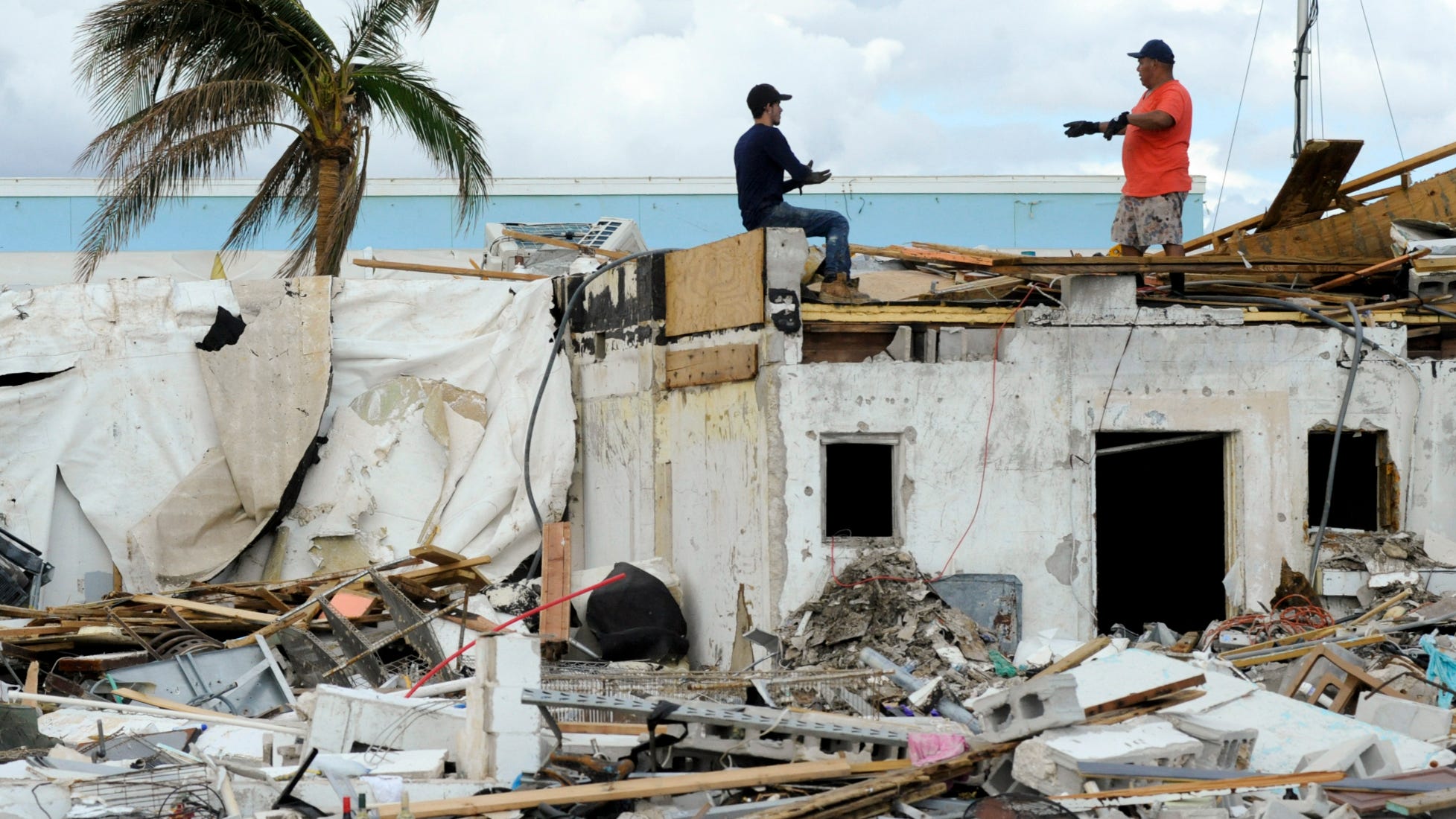 Ian leaves scenes of recovery, despair on Florida coast