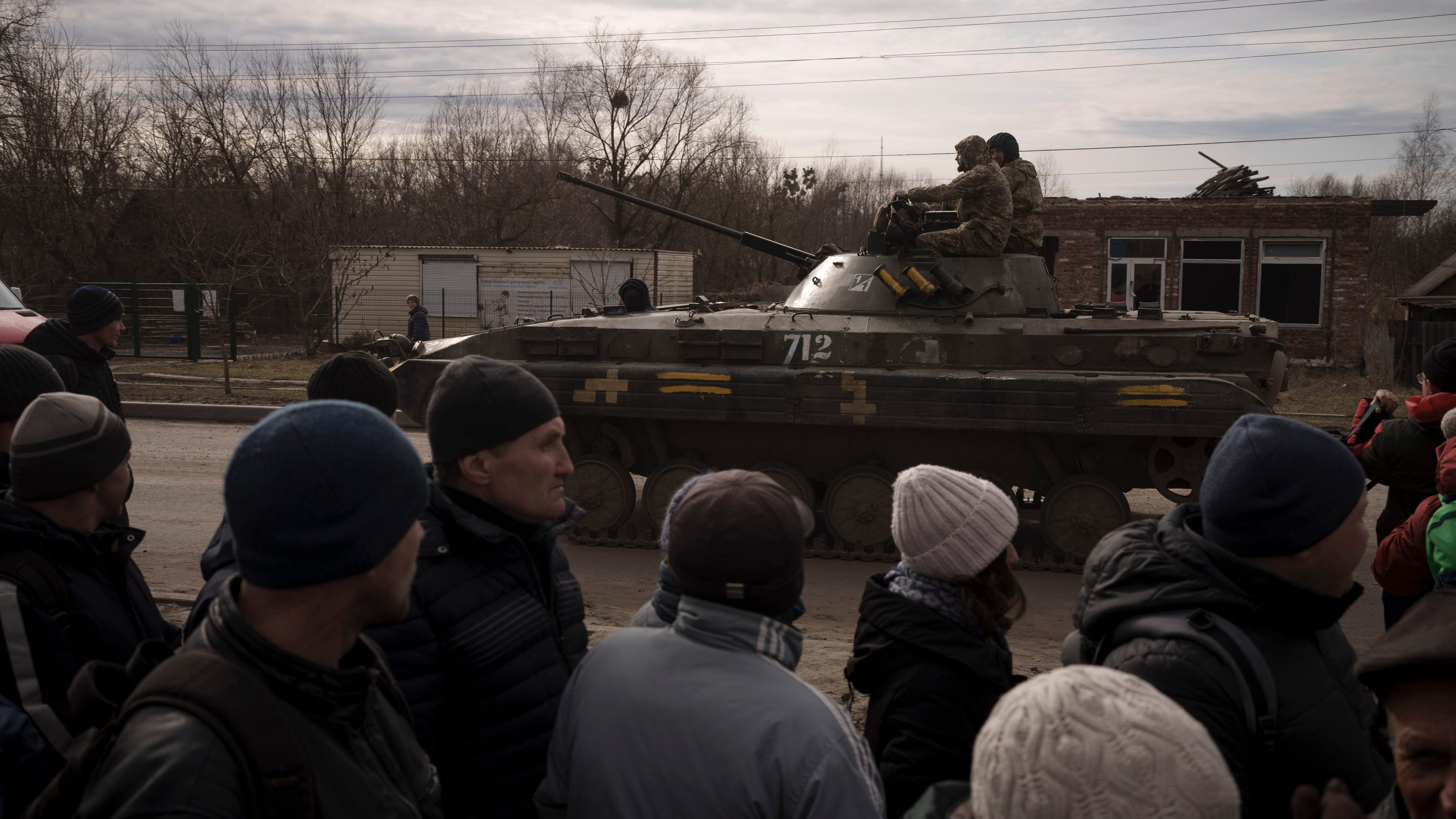 Ukrainians claim to retake ground ahead of latest talks