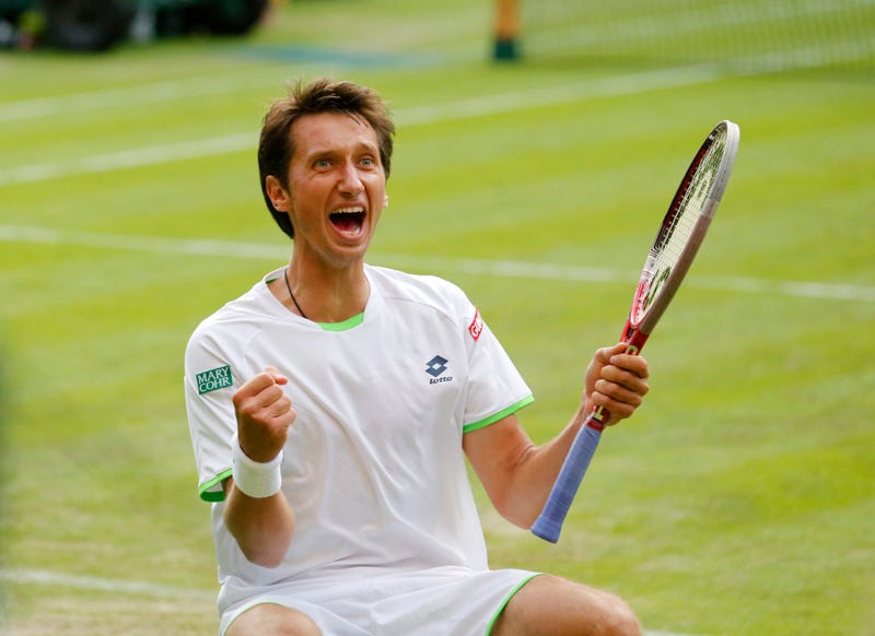 Russia Ukraine Ex-Player Helps Tennis
