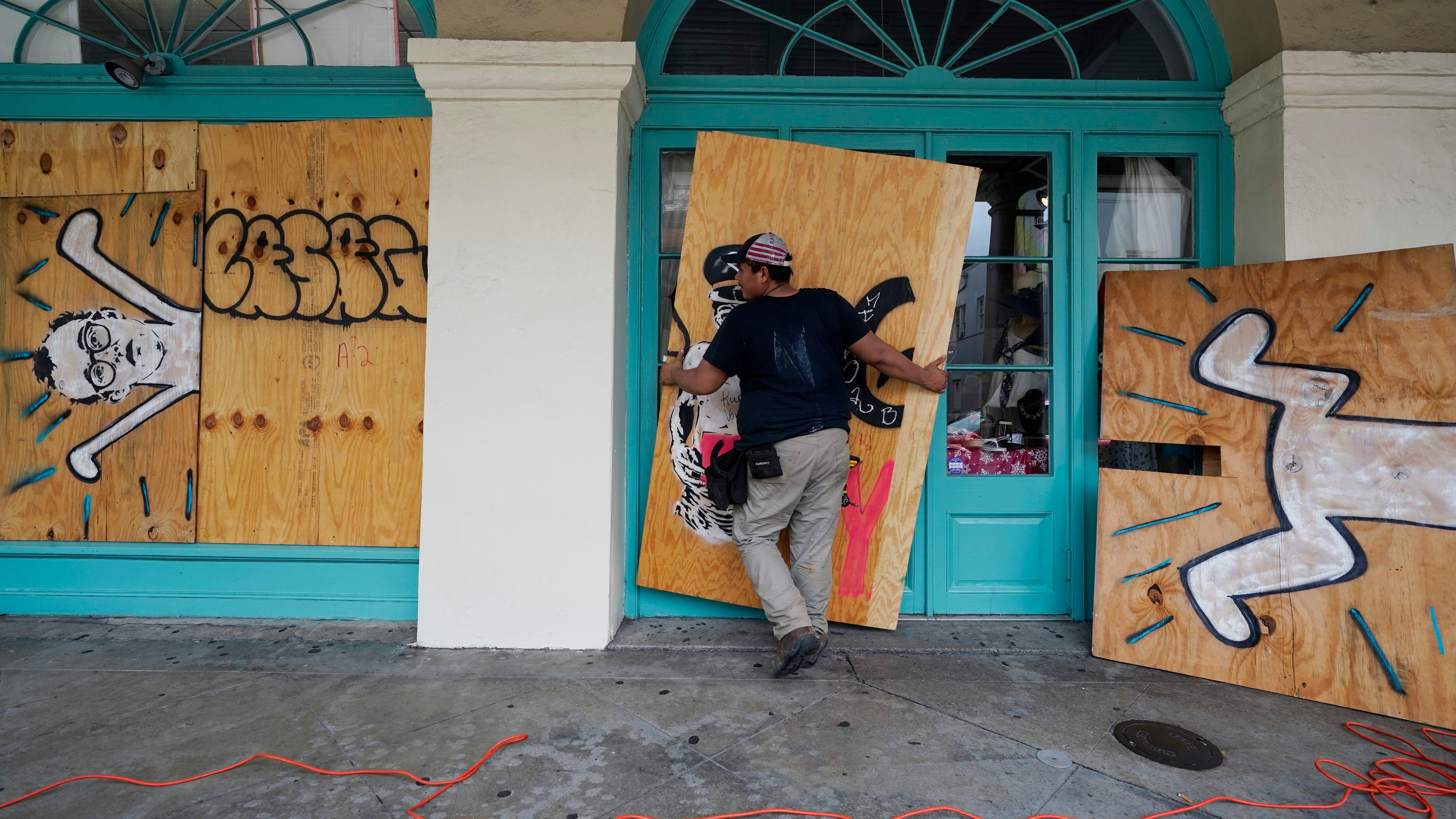 Hurricane Ida strengthens, Louisiana braces for severe blow