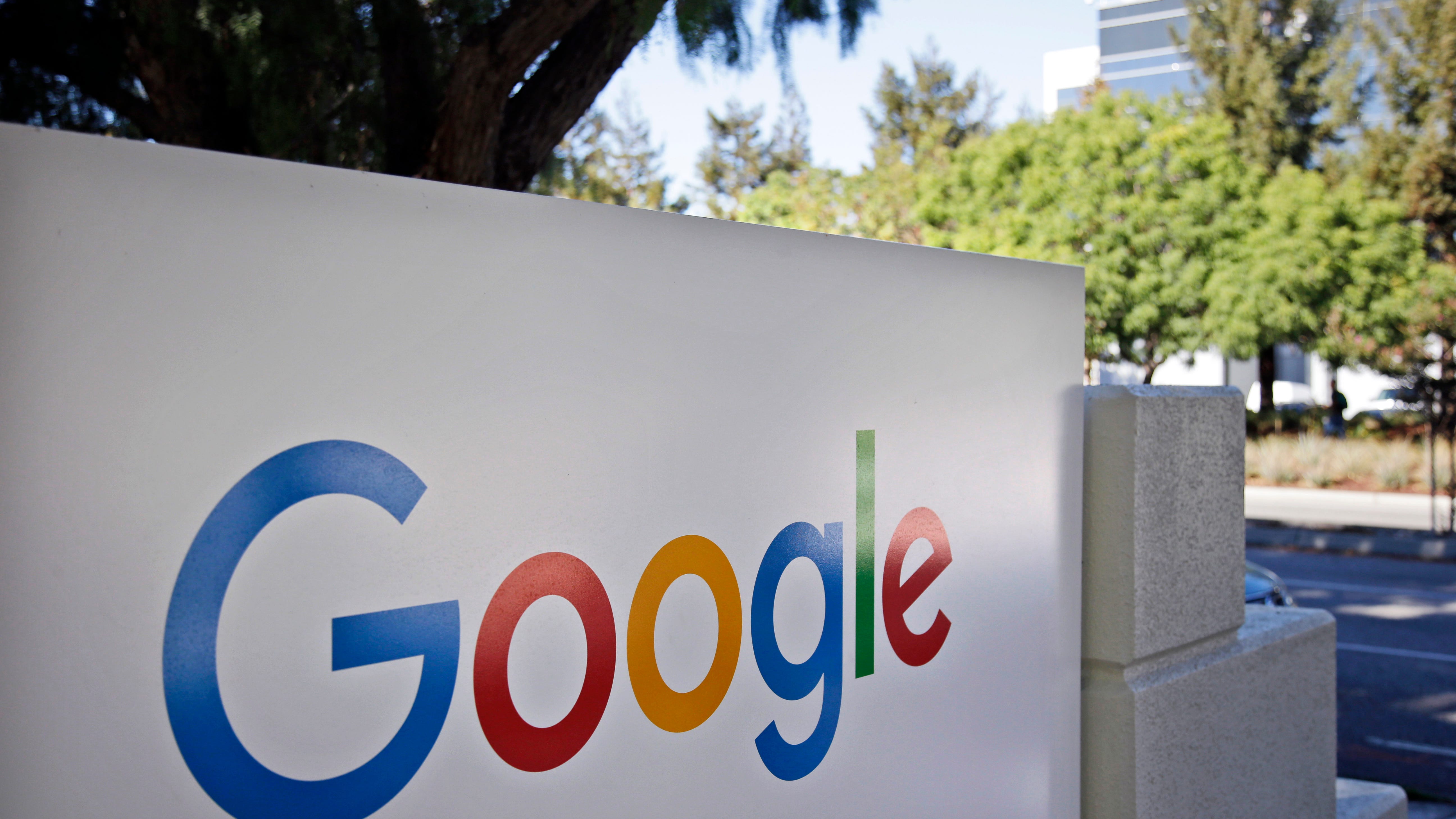 Google delays return to office, mandates vaccines