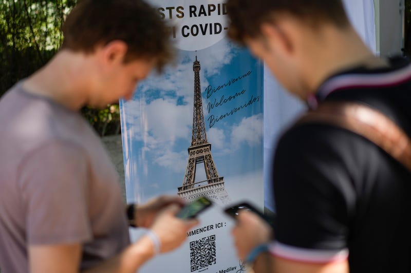 Virus Outbreak France Eiffel Tower