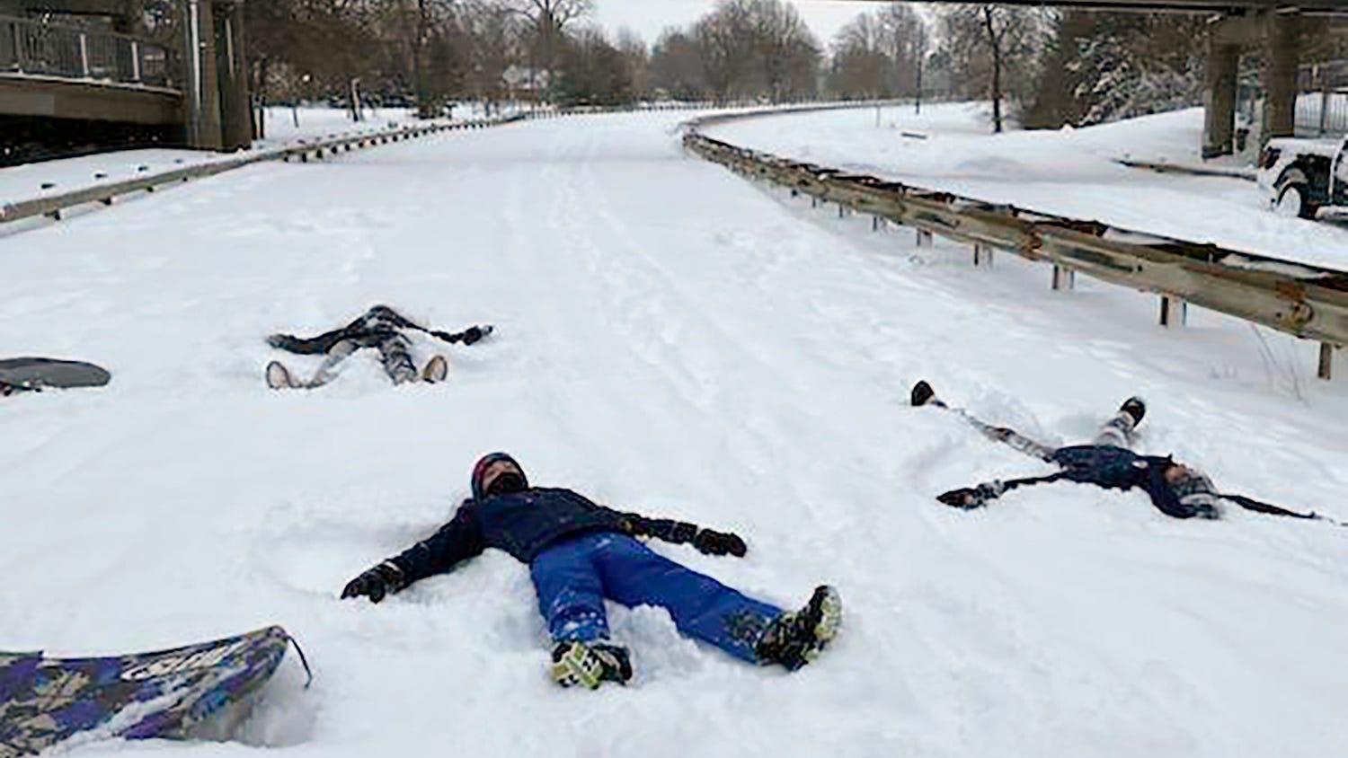 Prevén más nieve en NY tras fuerte tormenta invernal