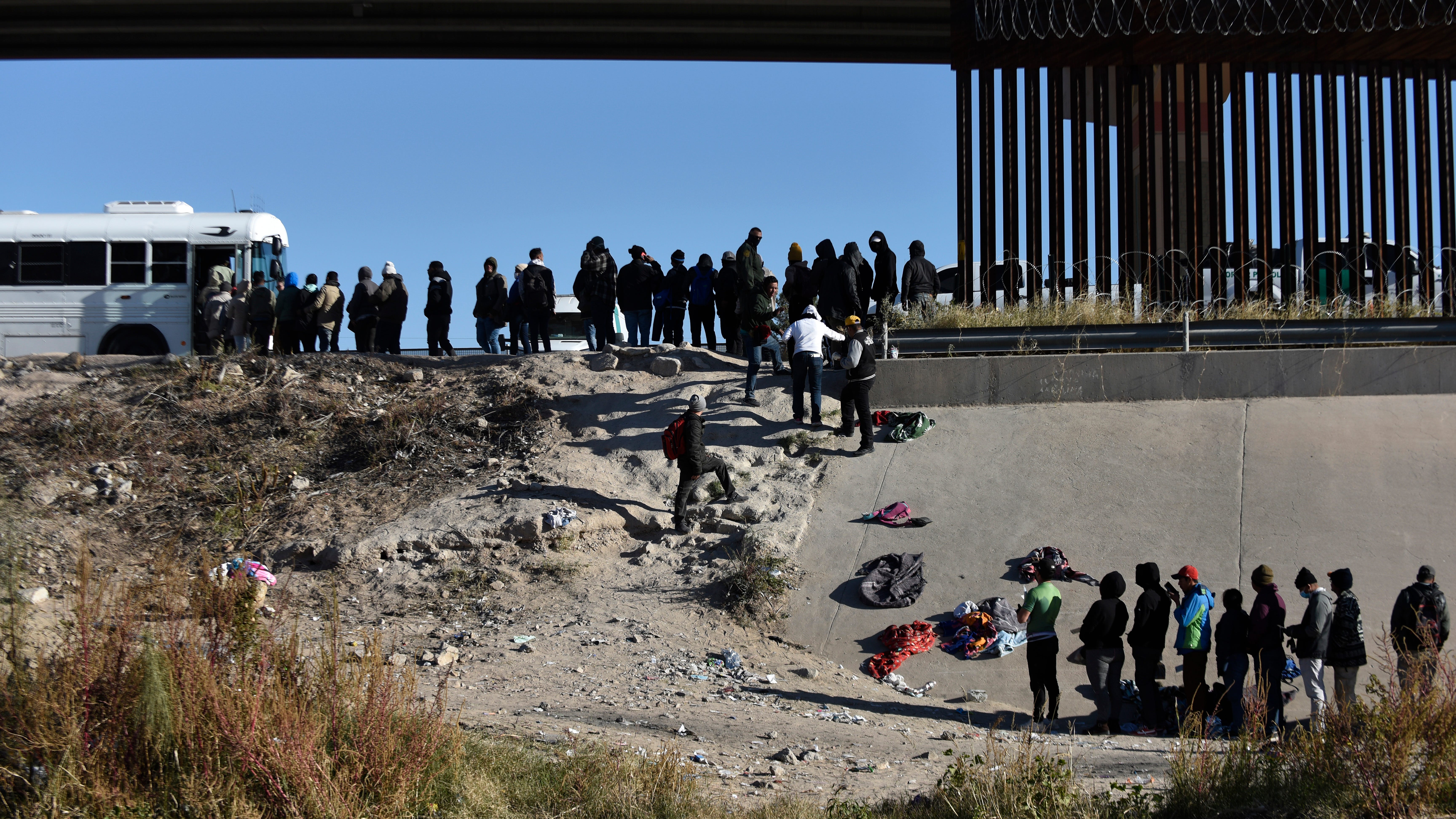 Texas mayor declares state of emergency over migrant swell