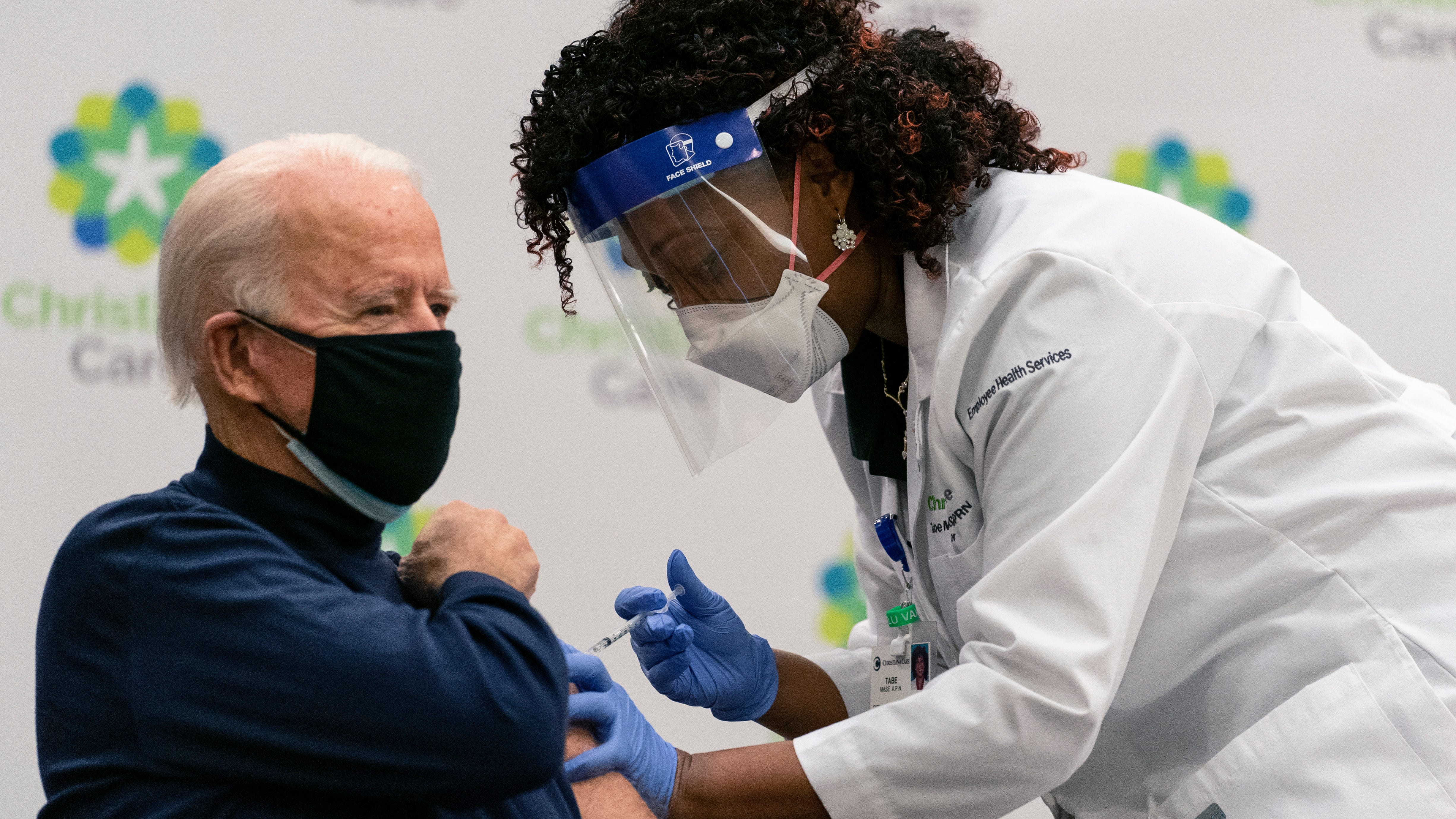 Court blocks COVID-19 vaccine mandate for US gov't workers