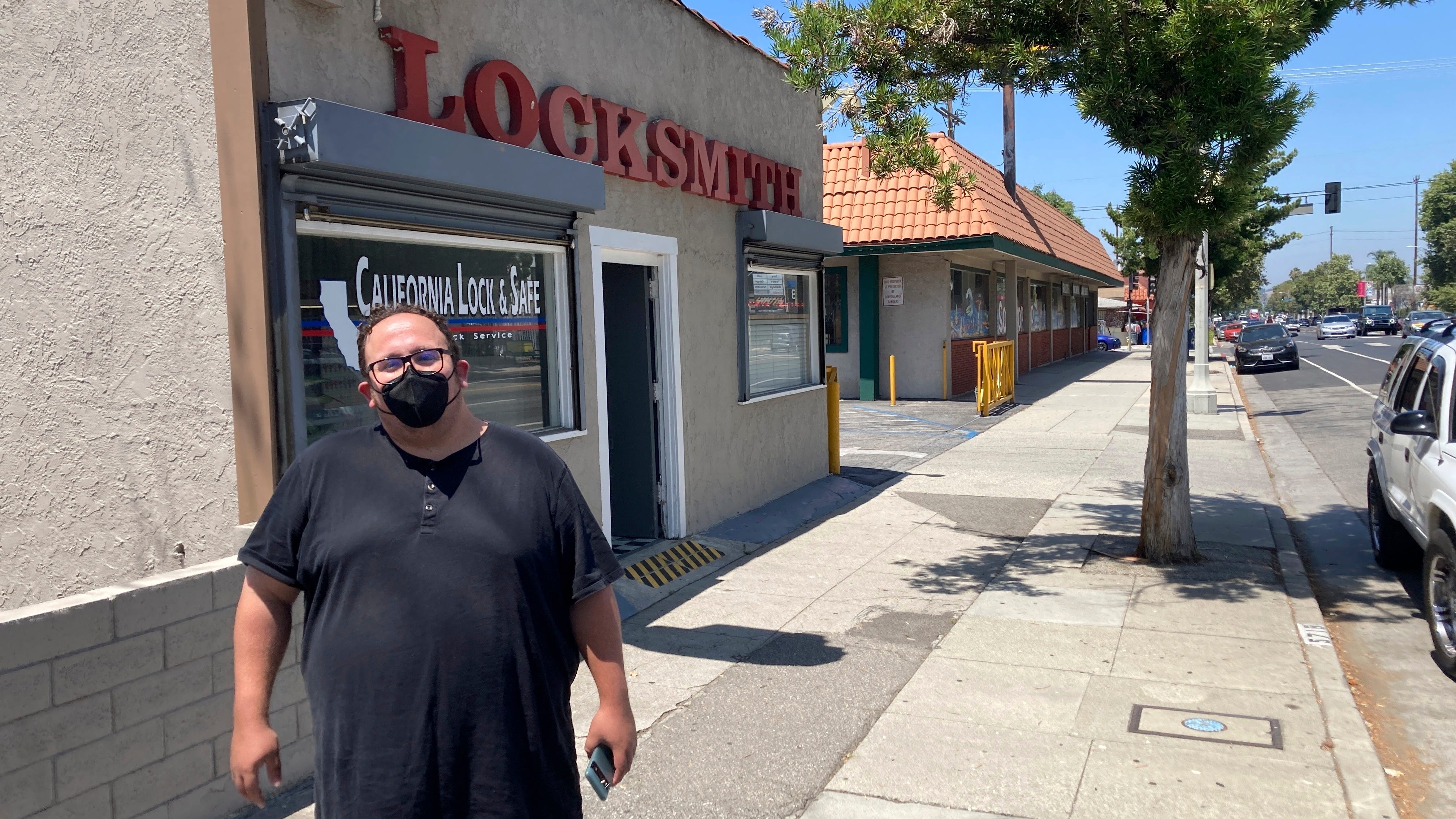 With COVID surging, Los Angeles may soon require masks