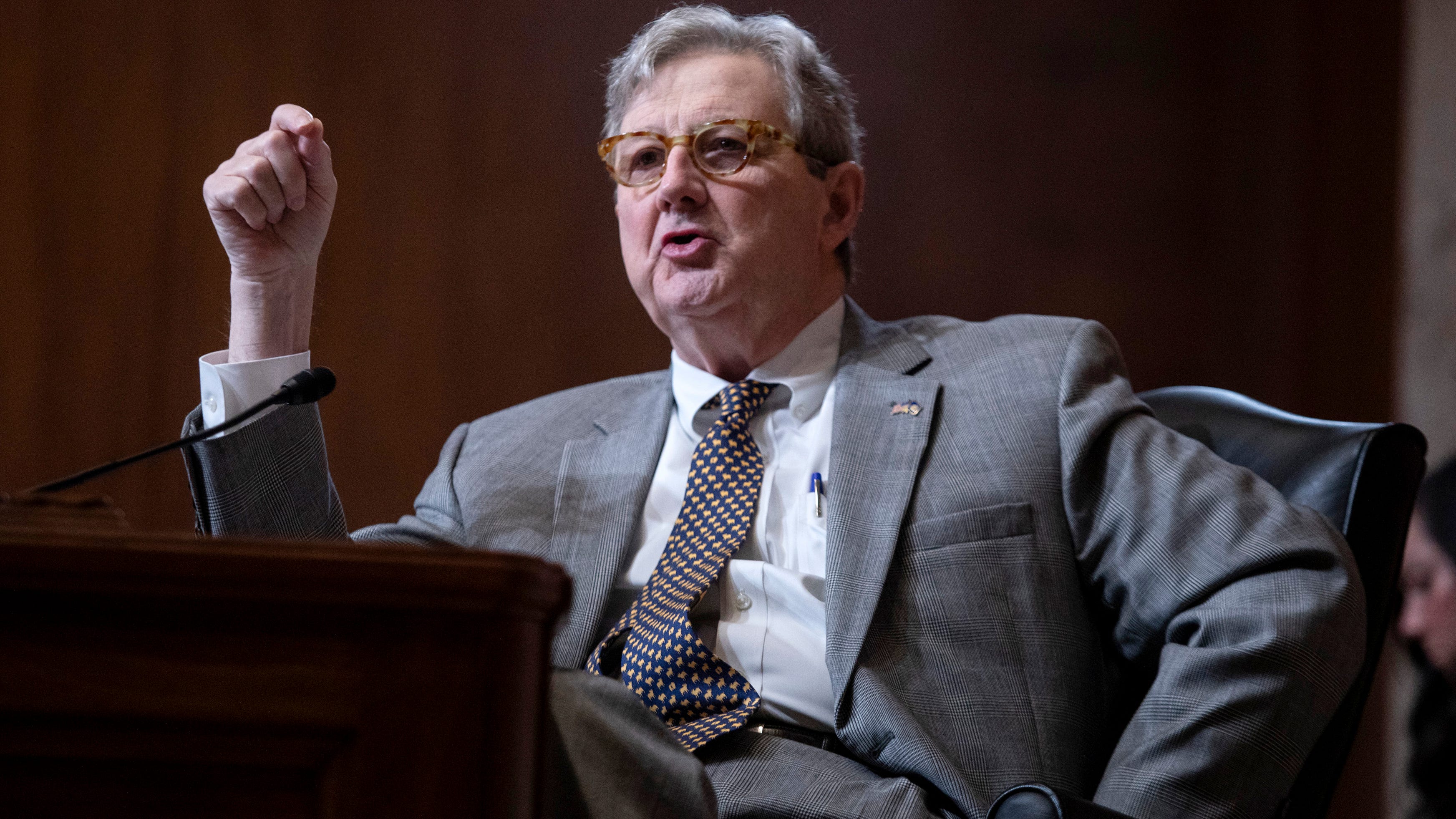 Bill pushes feds to notify families of sick, dying inmates