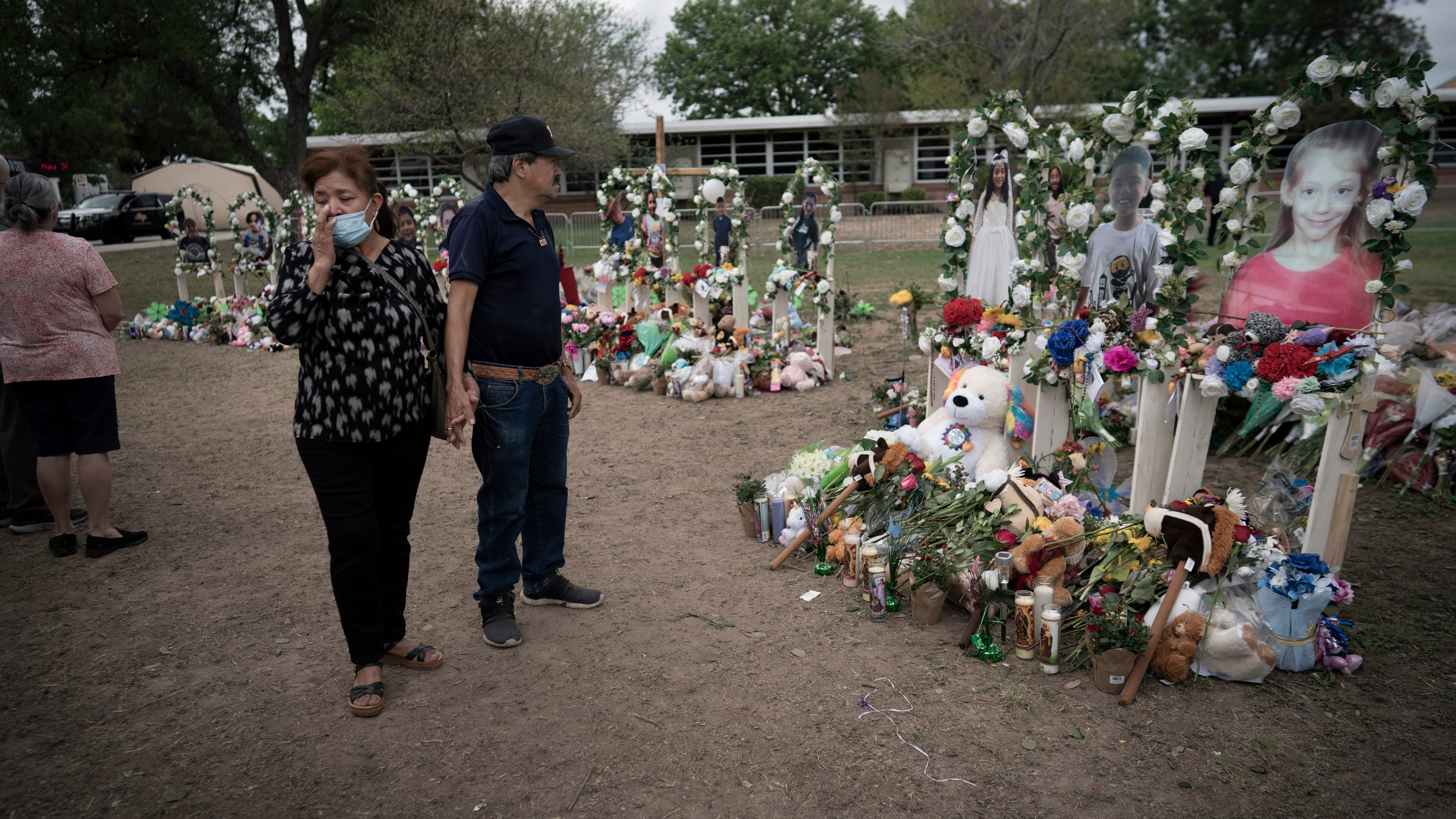Probe could shed light on police time lapse in Uvalde deaths