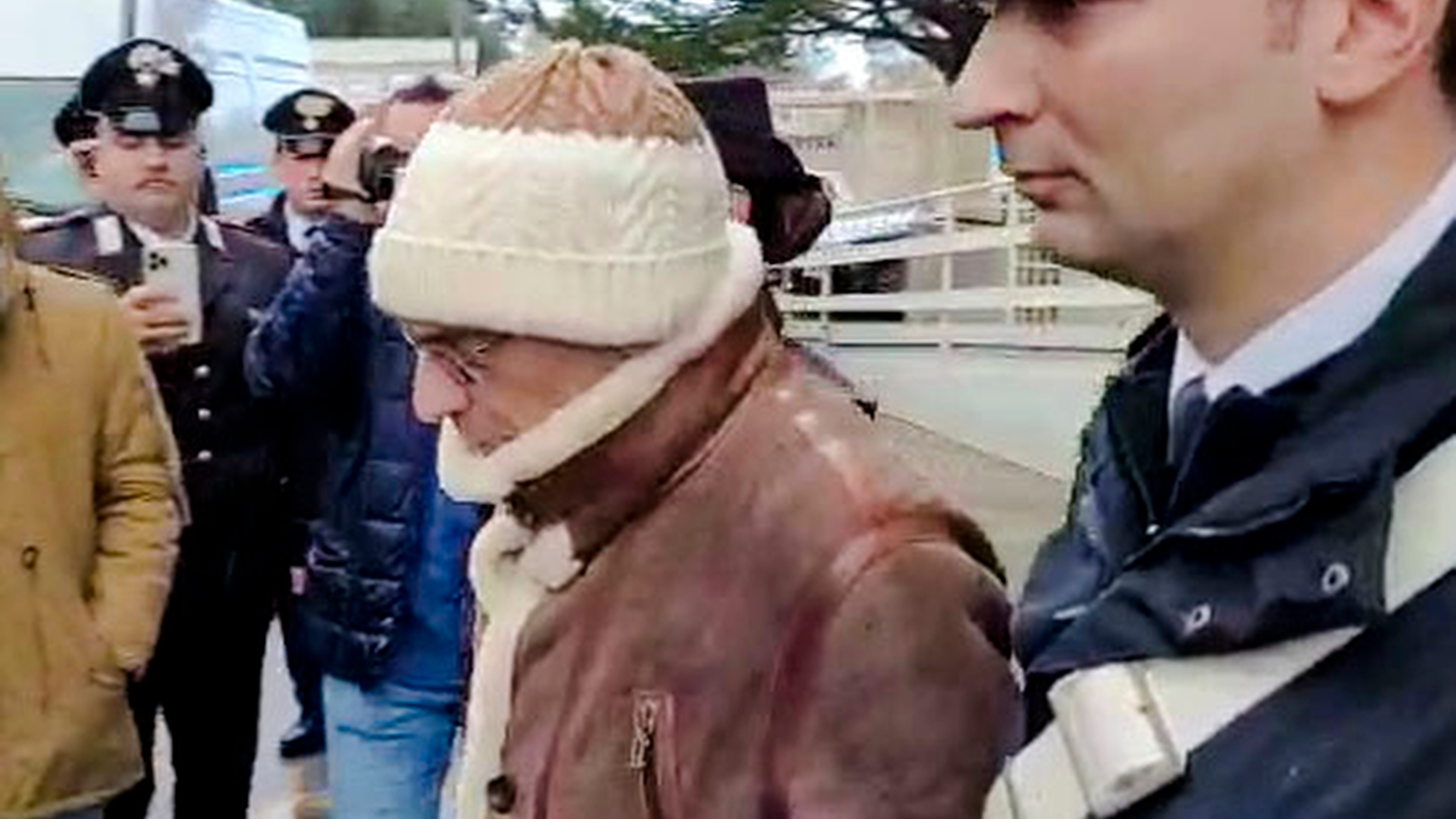 Fugitive's arrest like a 'quake,' but Mafia very resilient