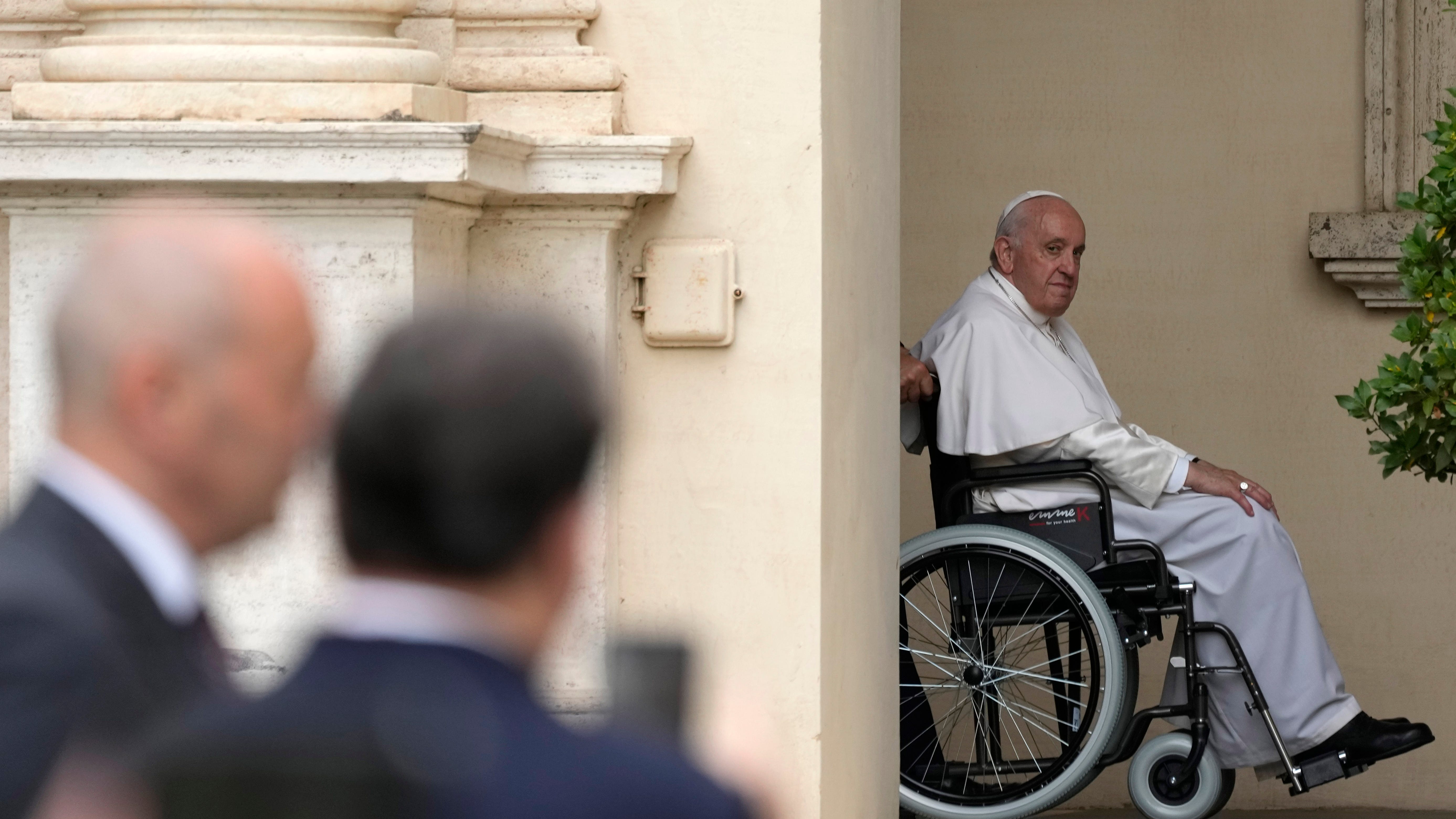 Pope Francis fuels new speculation on future of pontificate