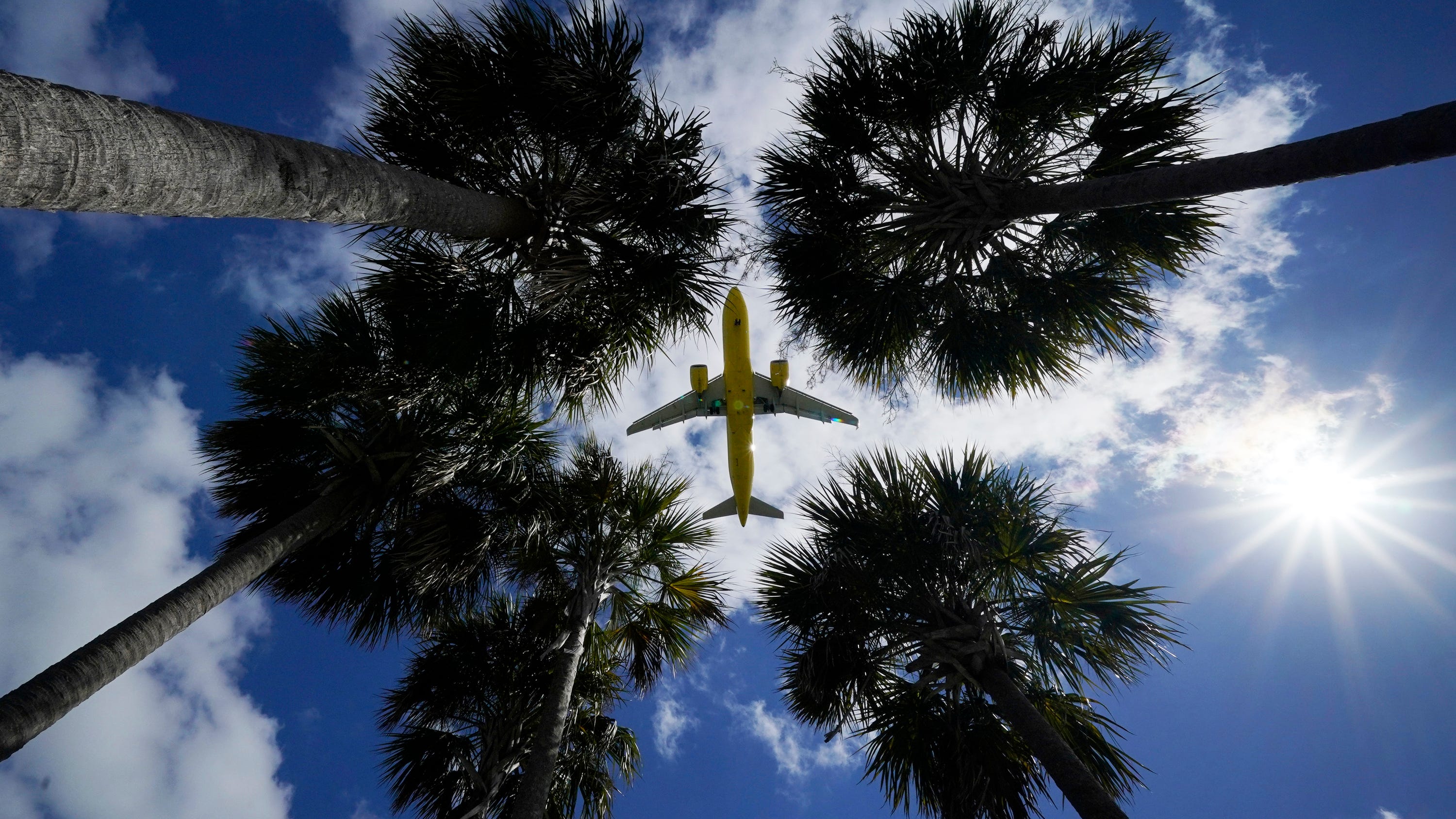 FAA offers fix for snarled Florida air travel this summer