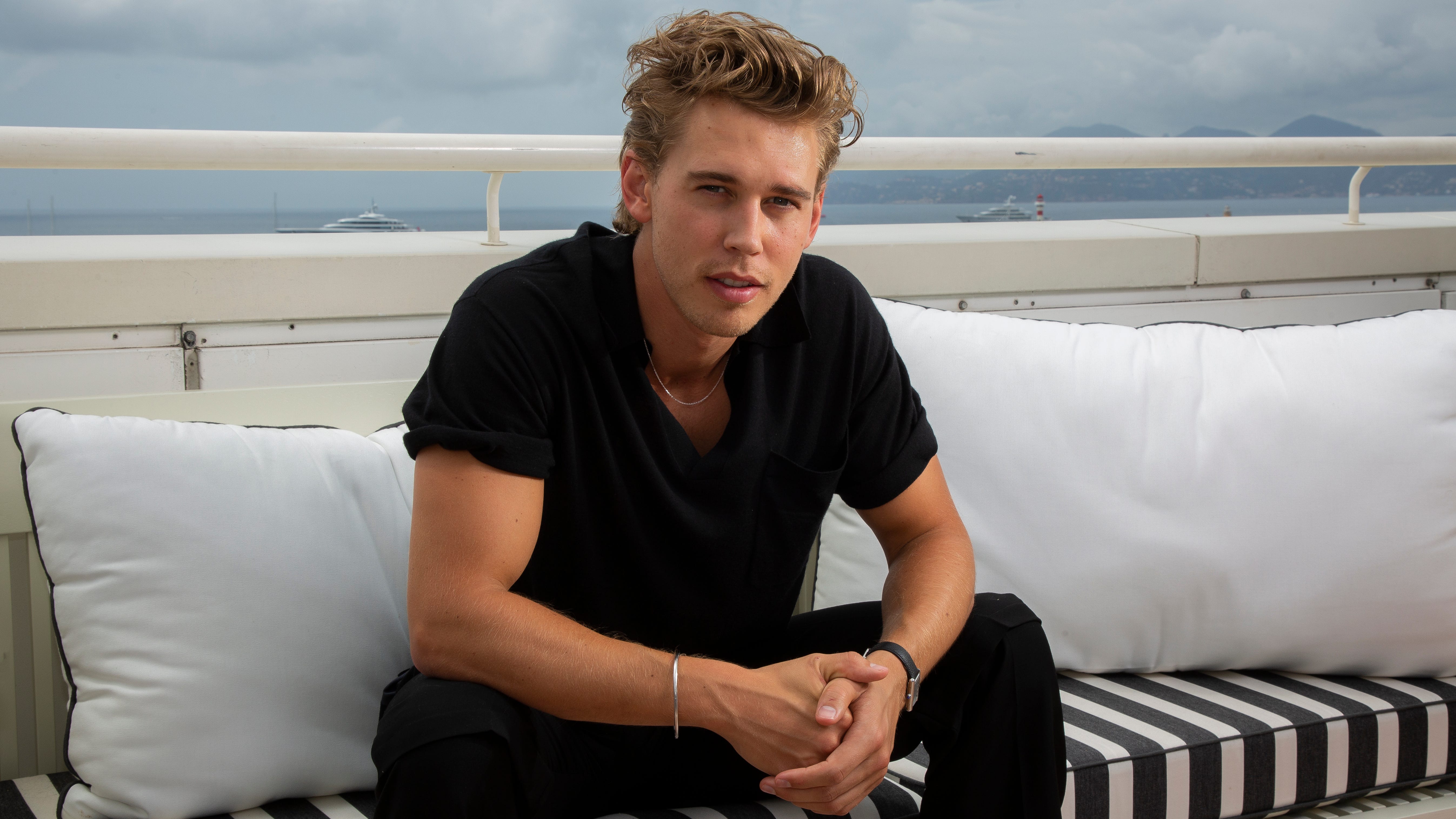 'Elvis' and Austin Butler feel the temperature rising