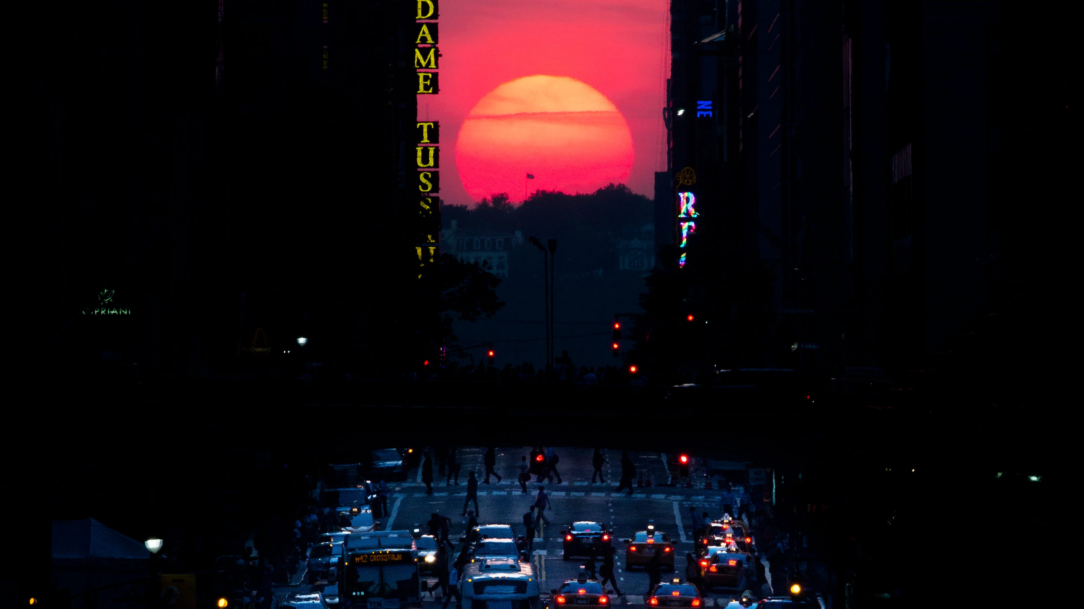 EXPLAINER: When is Manhattanhenge? Where can you see it?