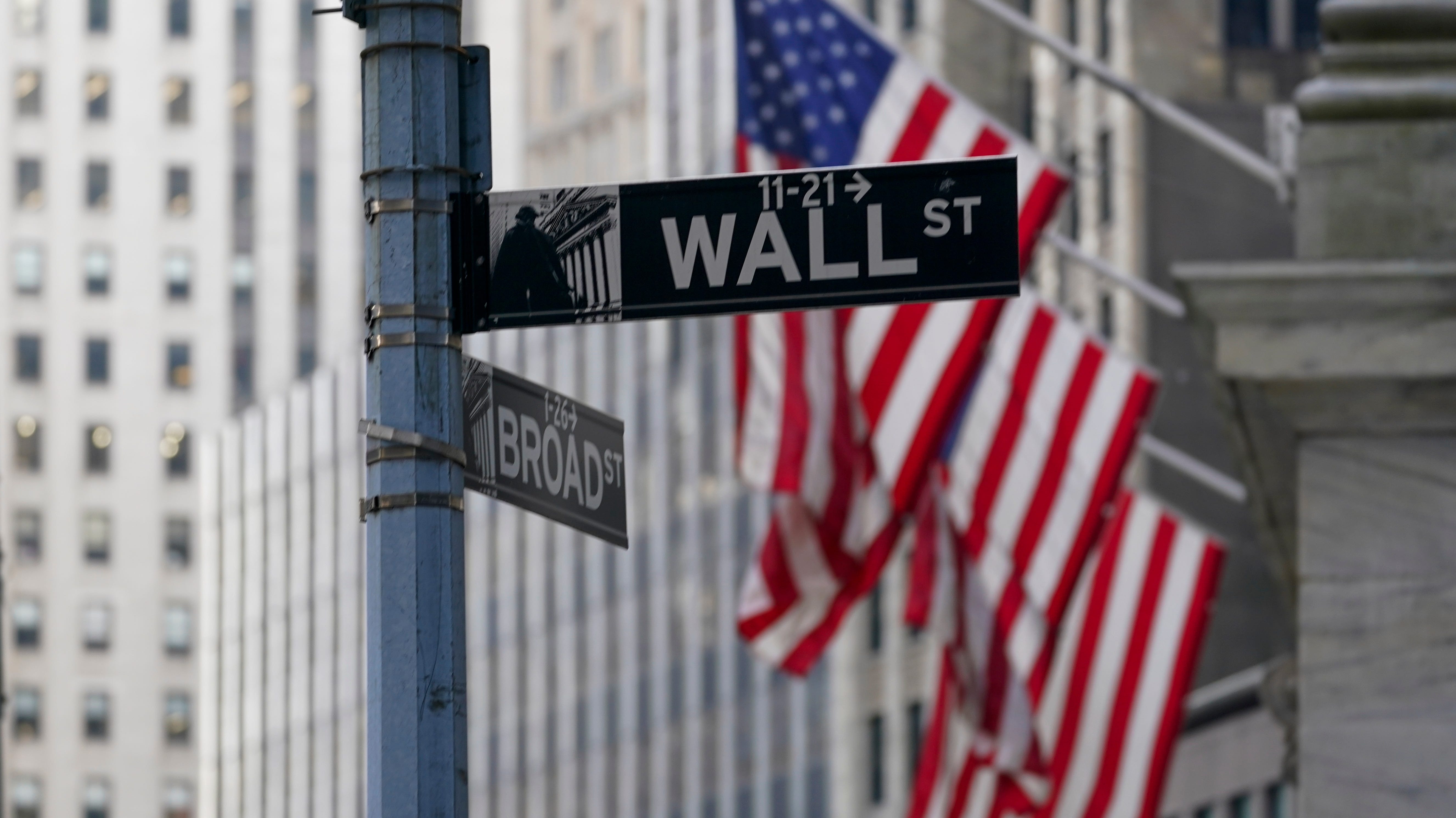 Wall Street losses mount amid simmering Ukraine crisis