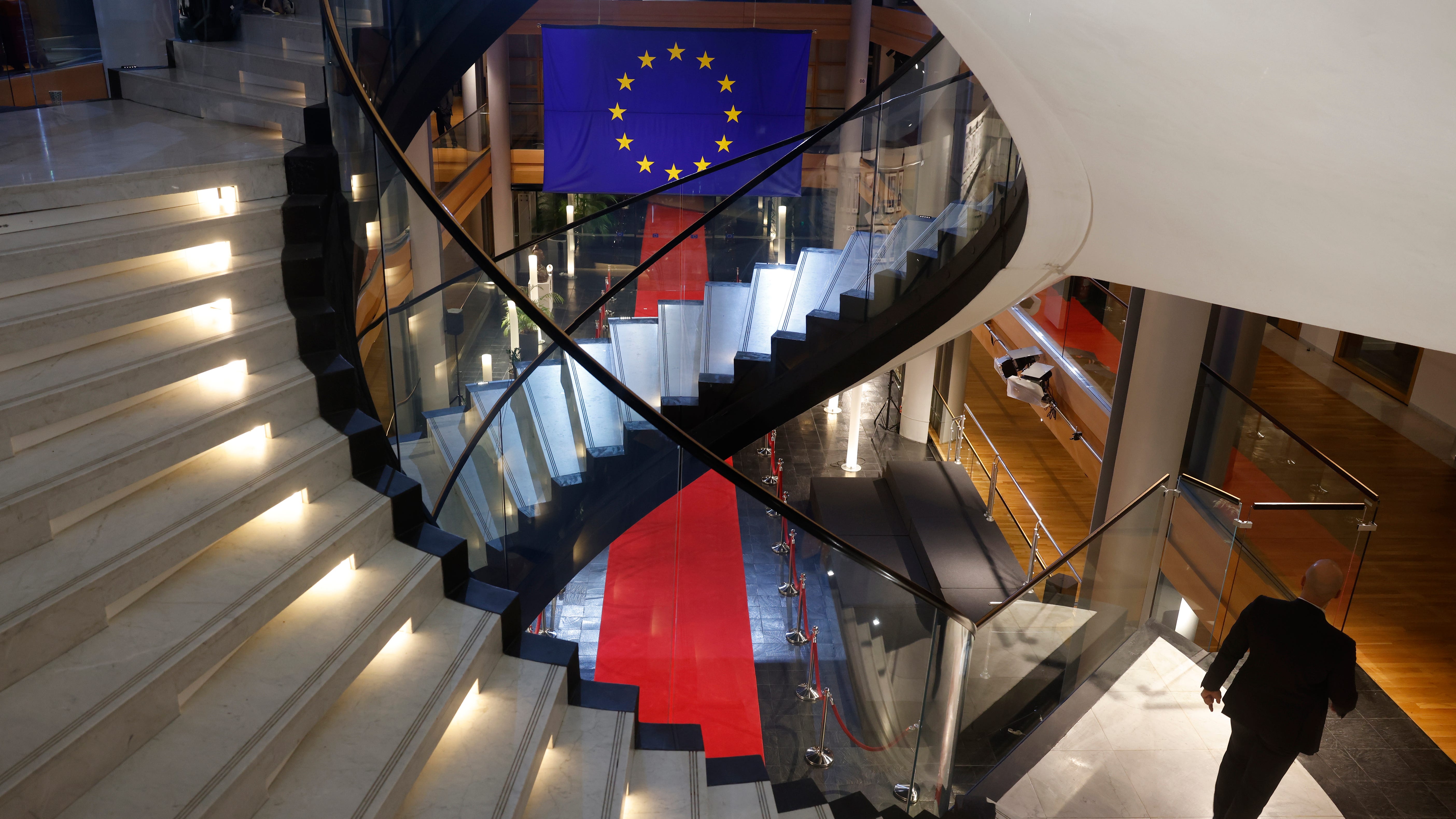 EU chief calls for harmonized ethics rules amid scandal