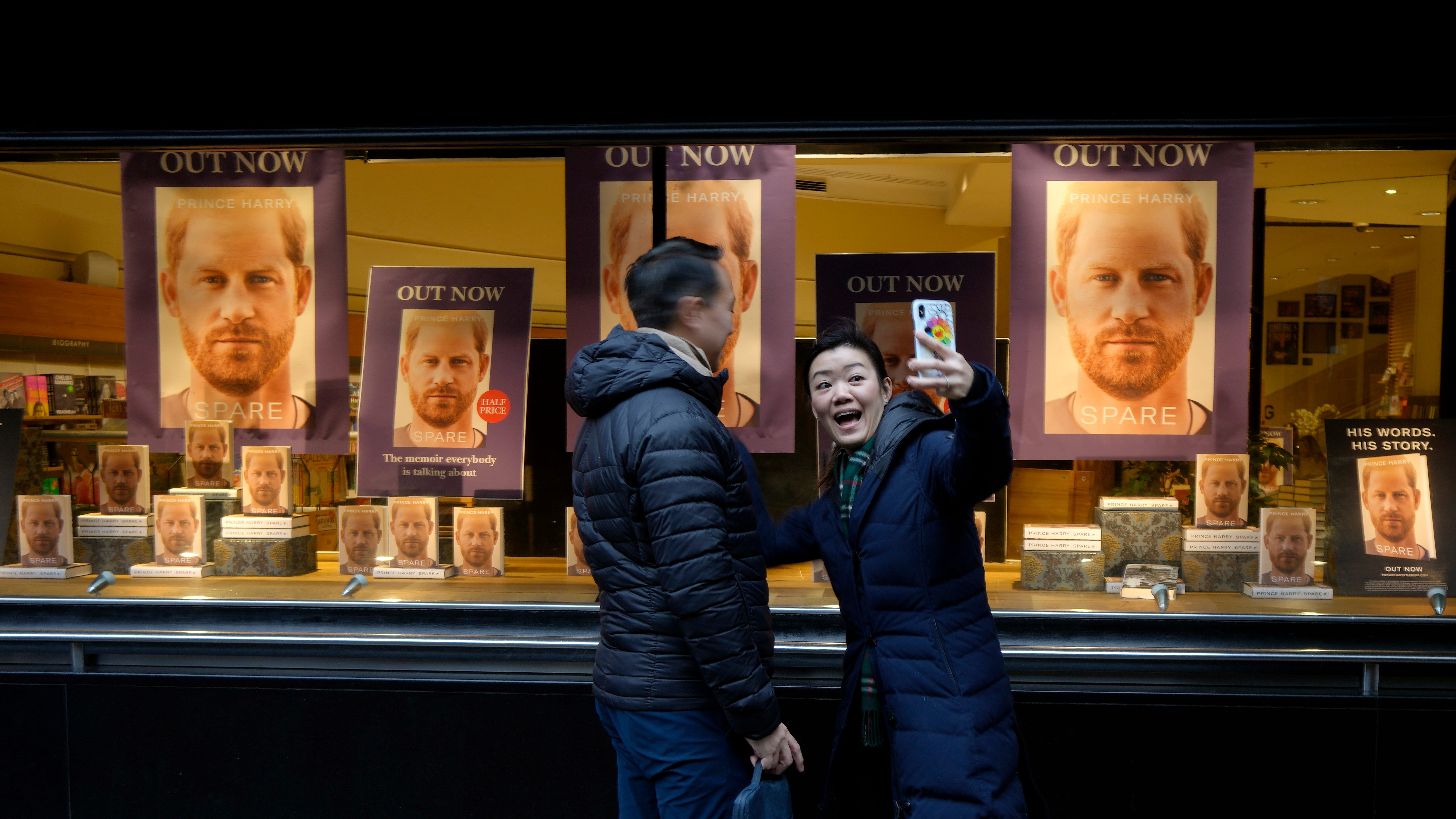 After hype, readers get hands on Prince Harry's 'Spare'