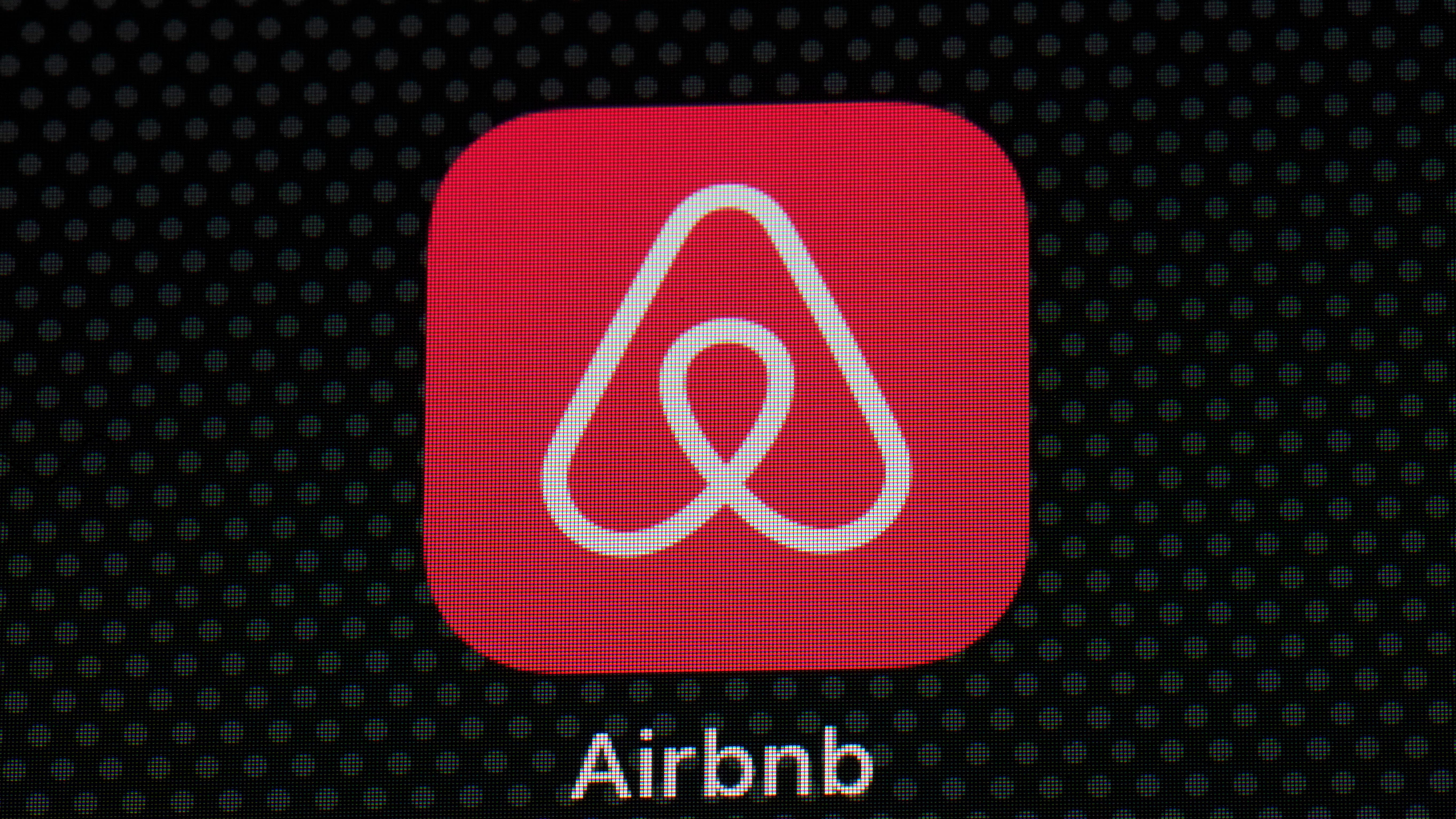 Airbnb reports $834 million 3Q profit as revenue soars 