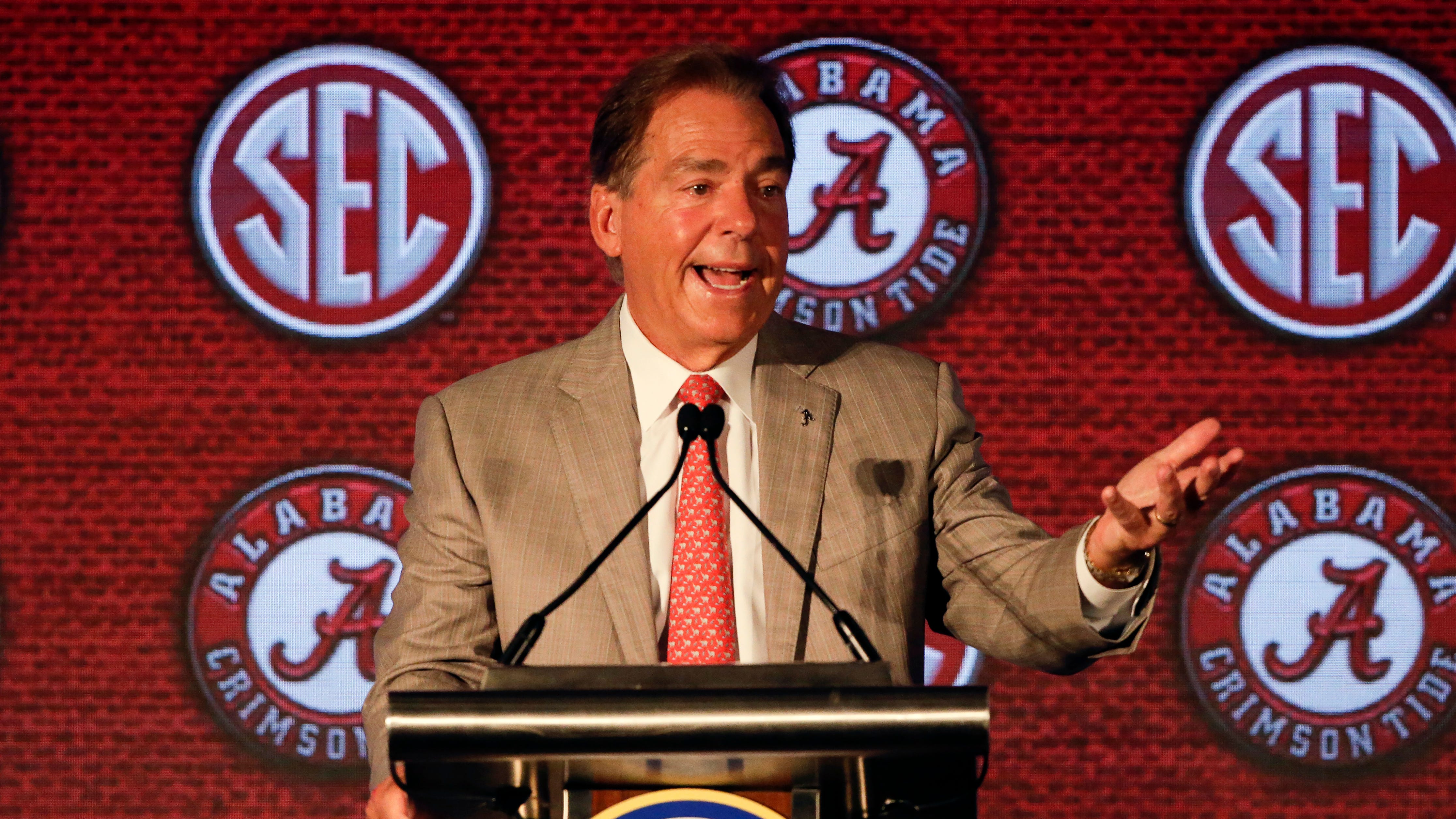 College coaches, administrators urging players to vaccinate