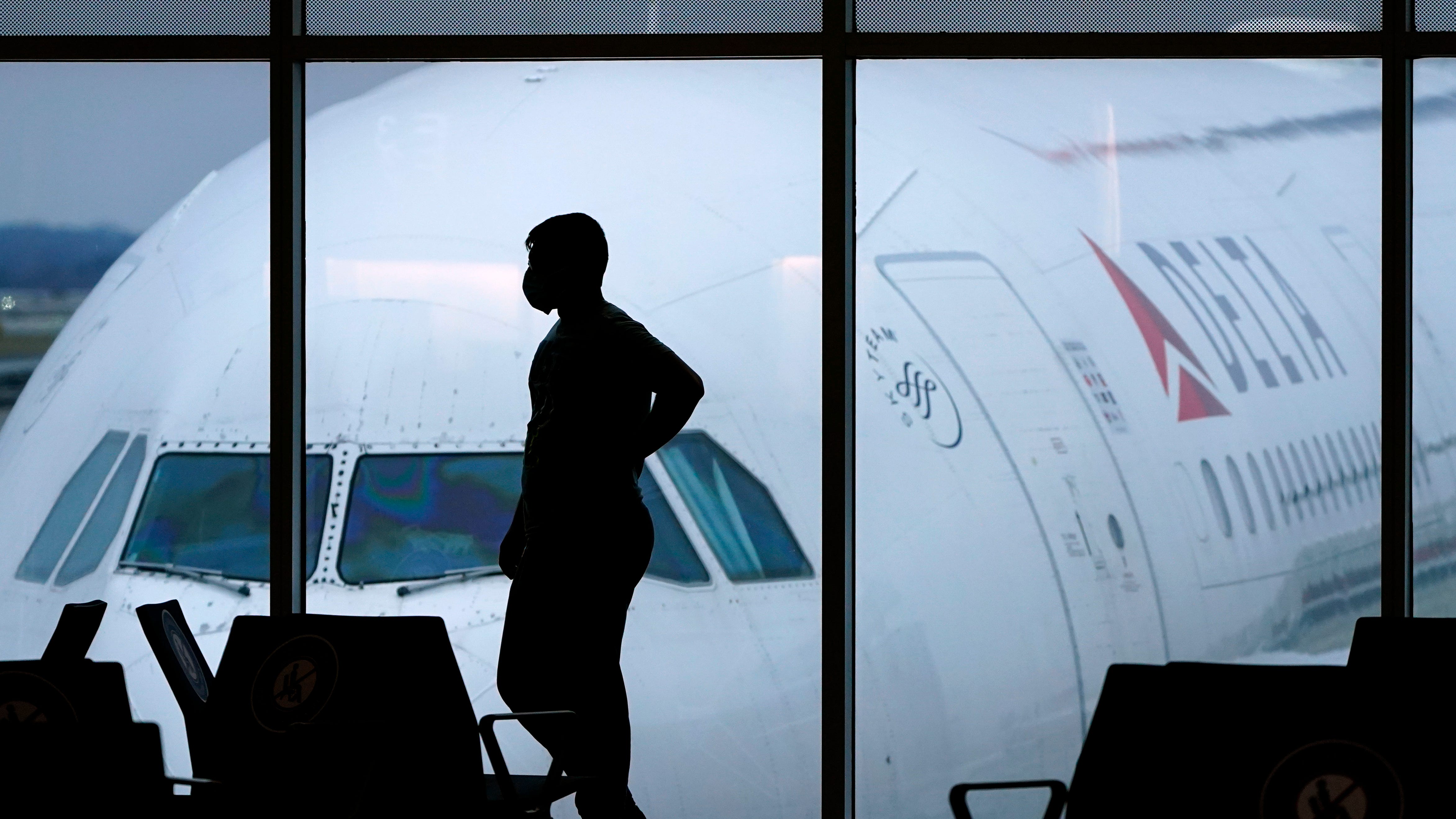US to require more rest between shifts for flight attendants